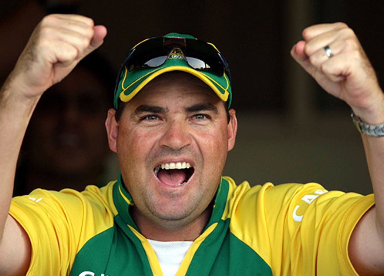 Mickey Arthur celebrates South Africa's win from the sidelines, India v South Africa, 2nd Test, Ahmedabad, 3rd day, April 5, 2008