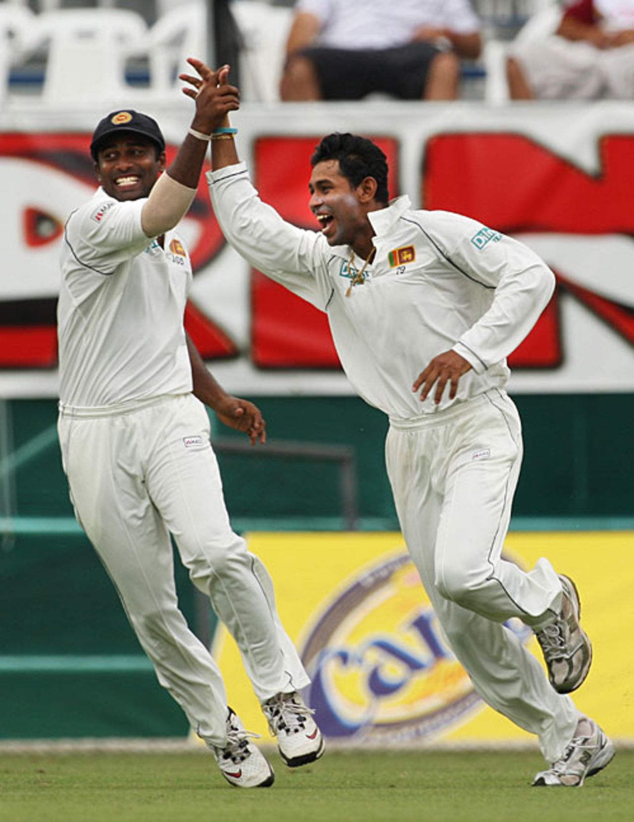 Tillakaratne Dilshan celebrates after catching Chris Gayle,  West Indies v Sri Lanka, 2nd Test, Trinidad, 4th day, April 6, 2008 