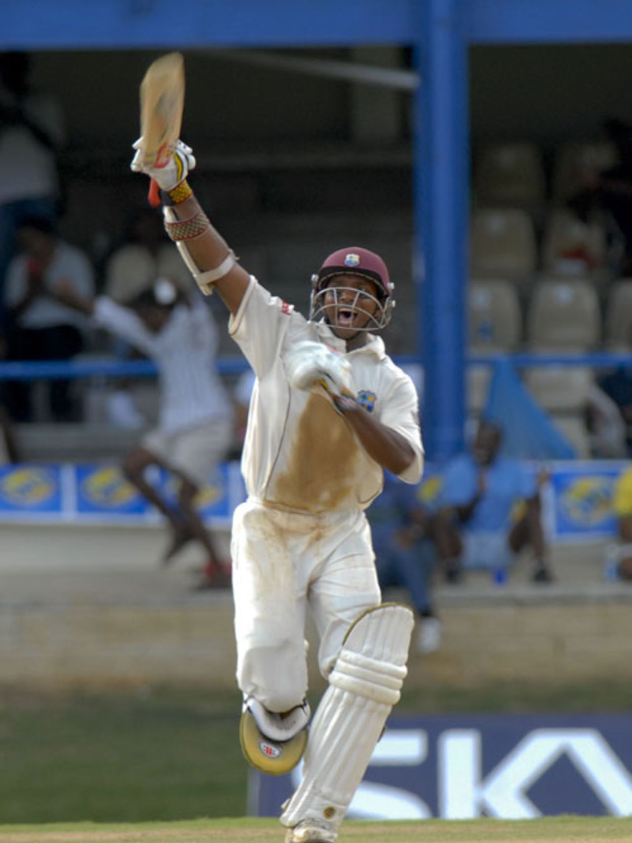 Shivnarine Chanderpaul, who remained unbeaten on 86, celebrates West Indies' win, West Indies v Sri Lanka, 2nd Test, Trinidad, 4th day, April 6, 2008 