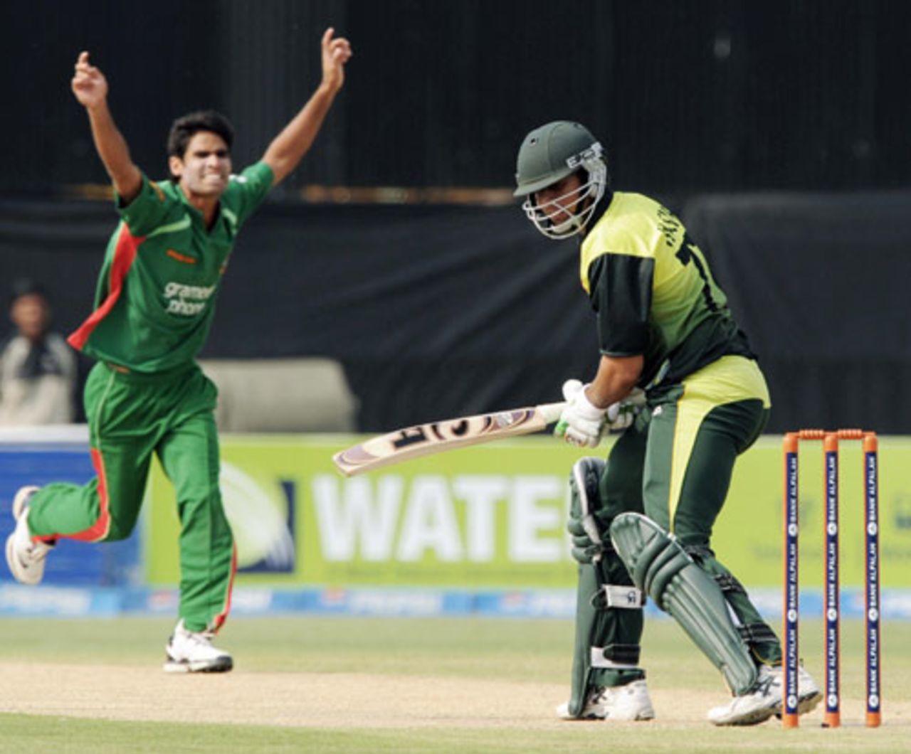 Farhad Reza celebrates after dismissing Nasir Jamshed, Pakistan v Bangladesh, 1st ODI, Lahore, April 8, 2008