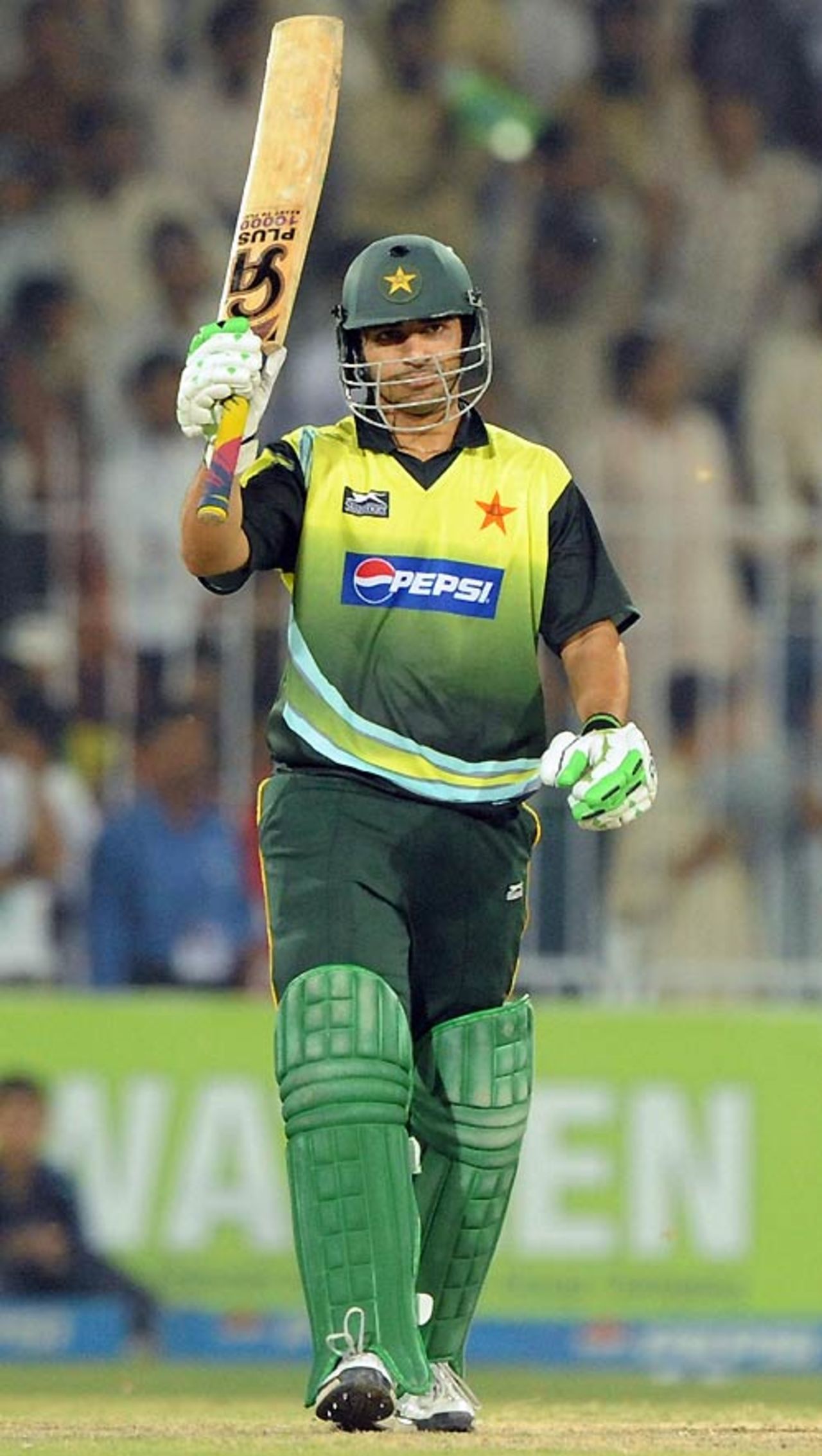 Salman Butt put Pakistan on track with a match-winning half-century, Pakistan v Bangladesh, 2nd ODI, Faisalabad, April 11, 2008 