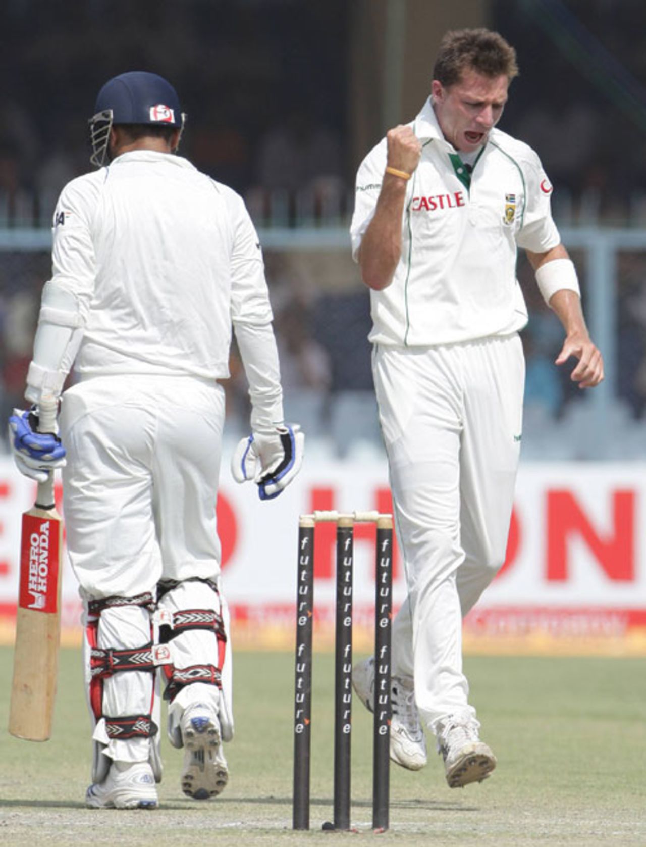 Dale Steyn removes Virender Sehwag early, India v South Africa, 3rd Test, Kanpur, 2nd day, April 12, 2008 