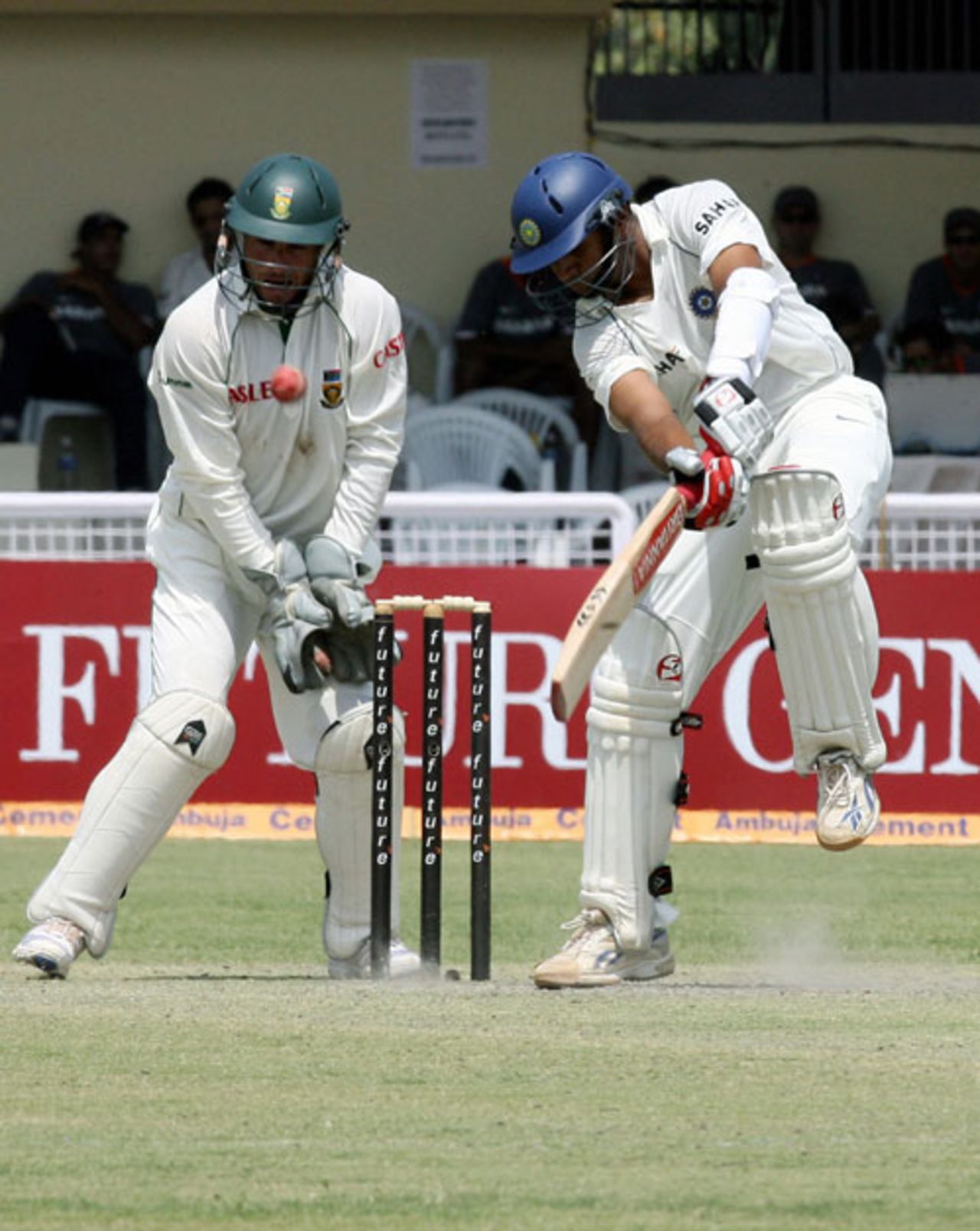 Rahul Dravid manages to defend a ball that pitched on the rough, India v South Africa, 3rd Test, Kanpur, 2nd day, April 12, 2008 