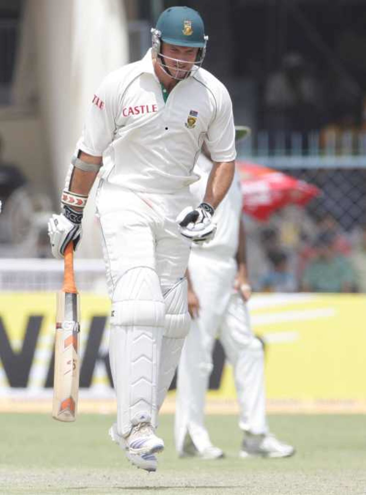 Graeme Smith winces in pain after being struck by a bouncer, India v South Africa, 3rd Test, Kanpur, 3rd day, April 13, 2008