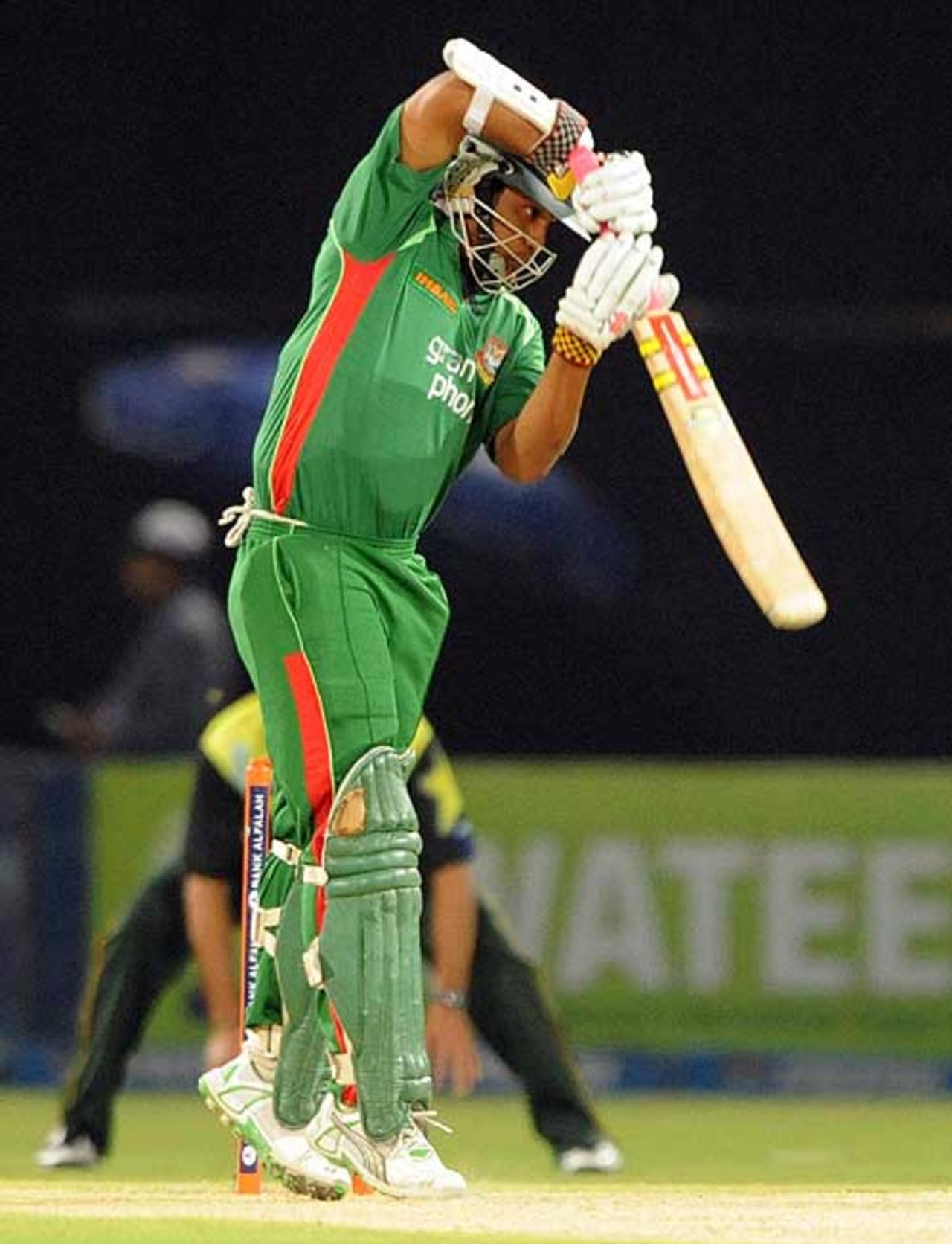 Tamim Iqbal led a spirited Bangladesh response, Pakistan v Bangladesh, 3rd ODI, Lahore, April 13, 2008