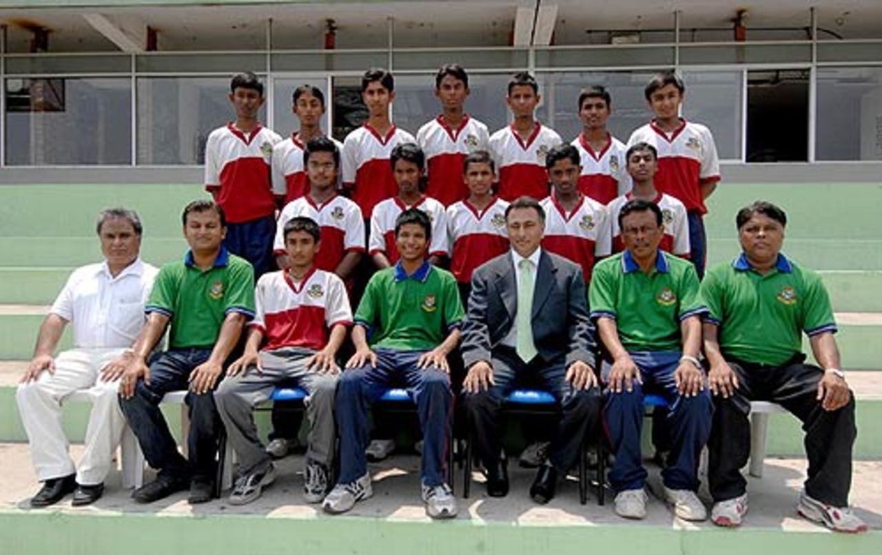 The Bangladesh Under-15 squad and officials pose for a group photograph, Bangladesh Under-15 in West Indies, 2007-08