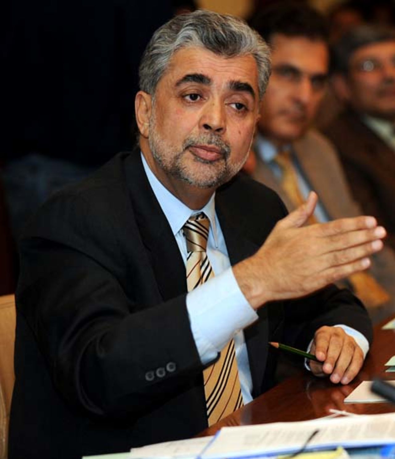 Nasim Ashraf gets across his point during a sitting of the Pakistan senate committee on sports, Islamabad, April 14, 2008