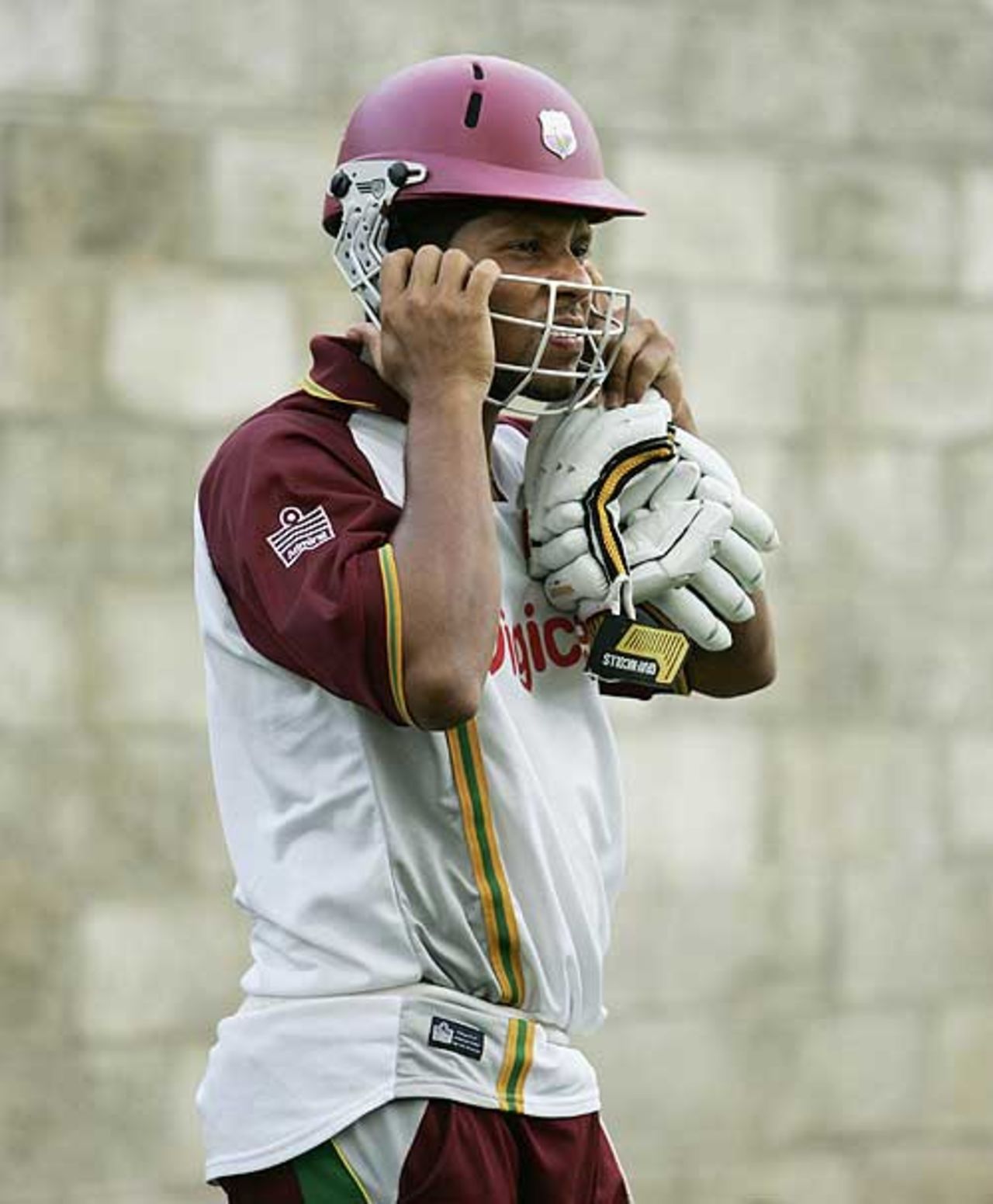 Ramnaresh Sarwan gets ready for a dig at the nets ahead of the final ODI, Beausejour Stadium, Saint Lucia, April 15, 2008