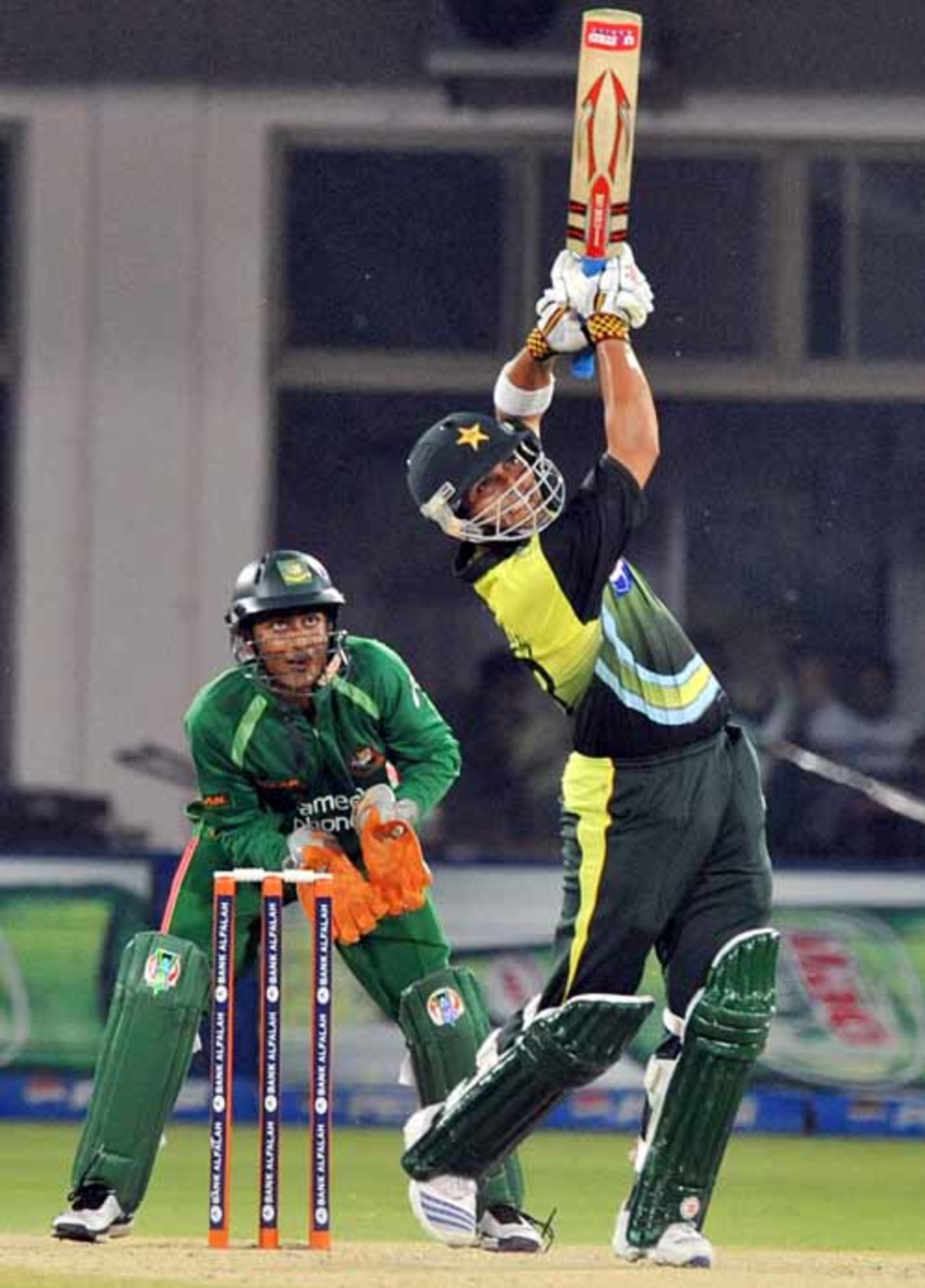 Kamran Akmal looks to clear the boundary, Pakistan v Bangladesh, 4th ODI, Multan, April 16, 2008