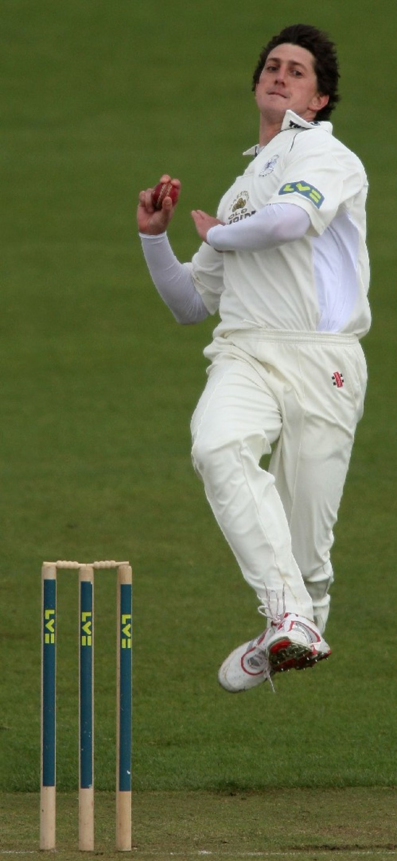 Jon Lewis runs in to bowl, Gloucestershire v Glamorgan, County Championship, Bristol, April 29, 2008