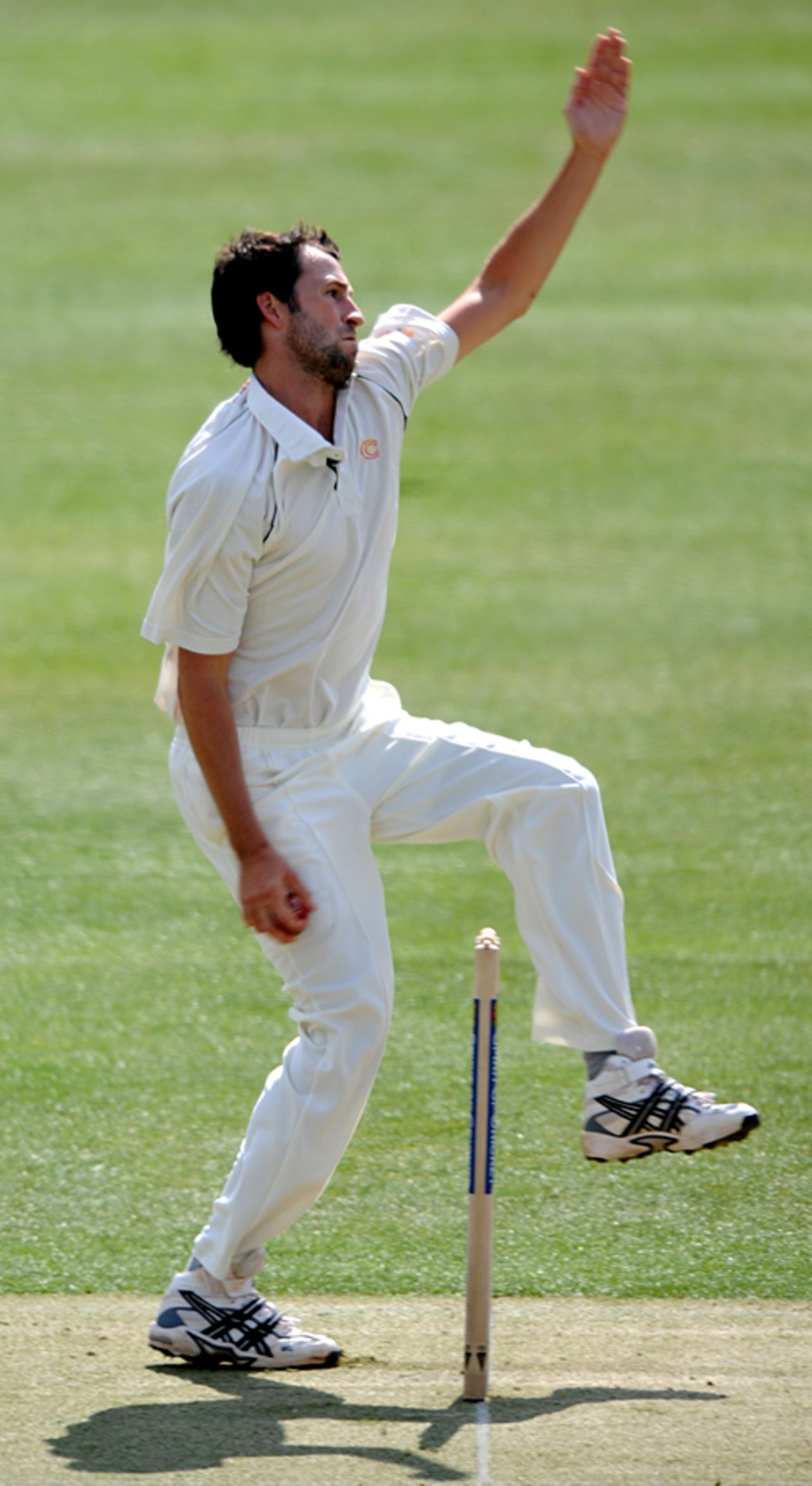 Graham Onions in action for MCC, MCC v Sussex, Lord's, April 12, 2008