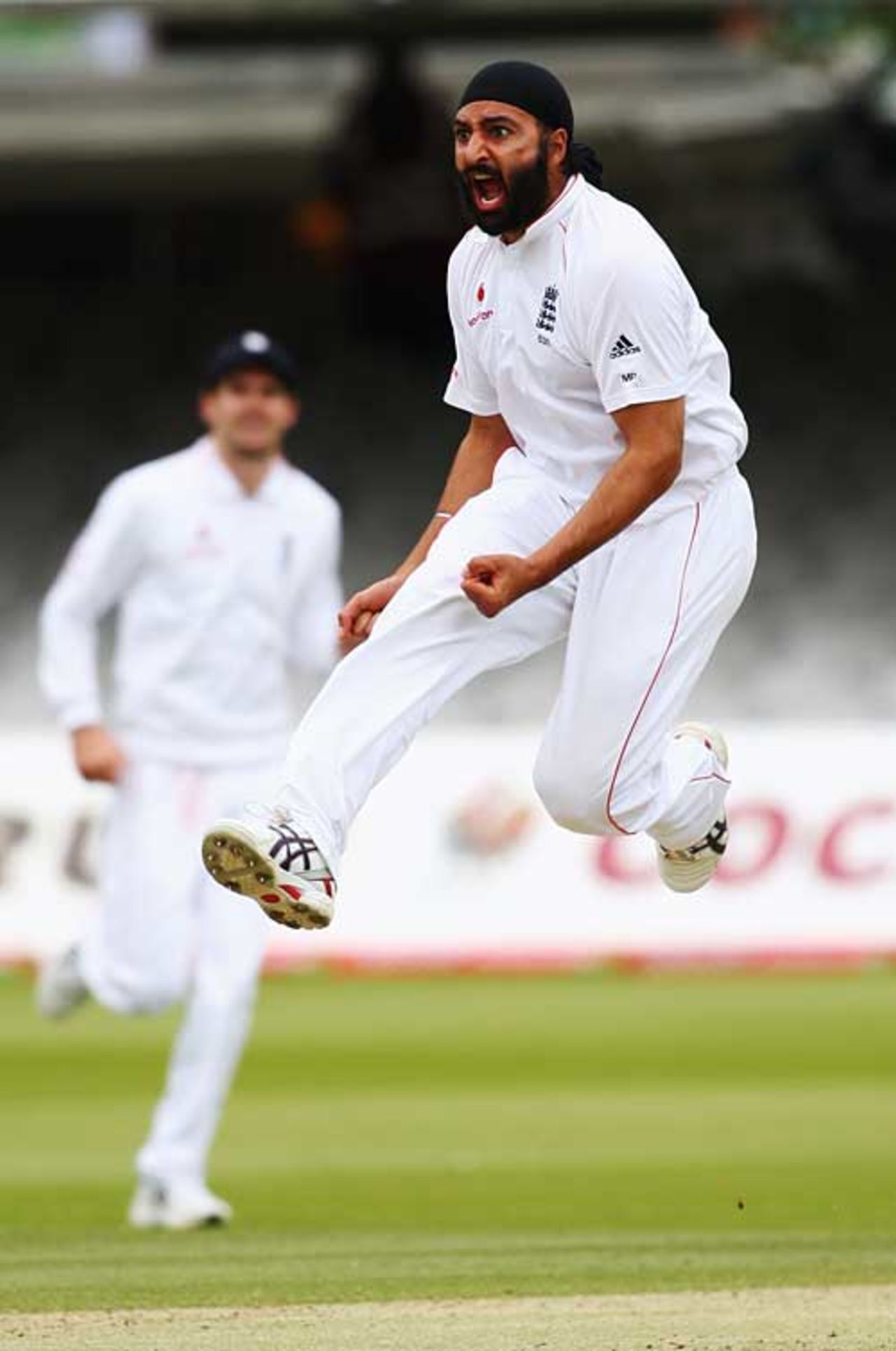 Monty Panesar shows his joy at removing Ross Taylor, England v New Zealand, 1st Test, Lord's, May 19, 2008