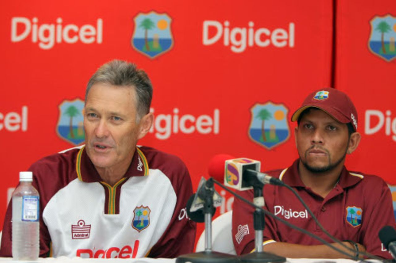 John Dyson, West Indies' coach, makes a point while Ramnaresh Sarwan looks on, Kingston, Jamaica, May 20, 2008