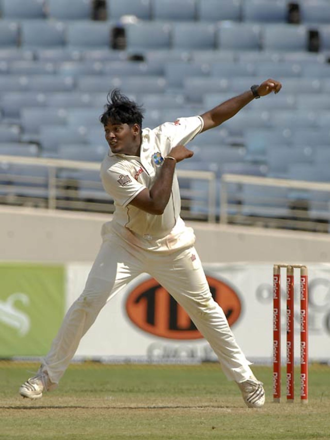 Amit Jaggernauth bowls in his debut Test, West Indies v Australia, 1st Test, Jamaica, May 22, 2008