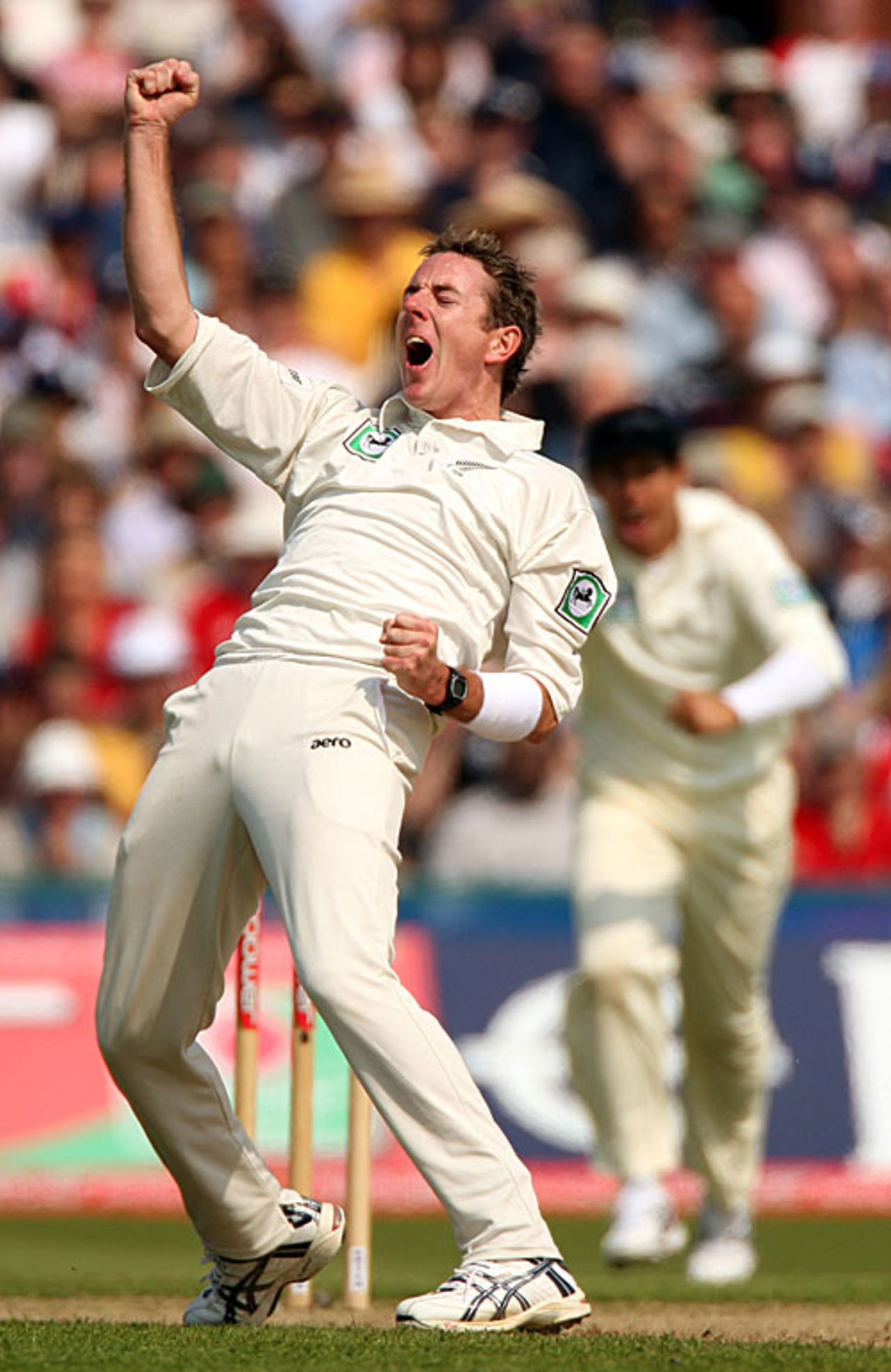 Iain O'Brien roars his delight after removing Alastair Cook, England v New Zealand, 2nd Test, Old Trafford, May 24, 2008