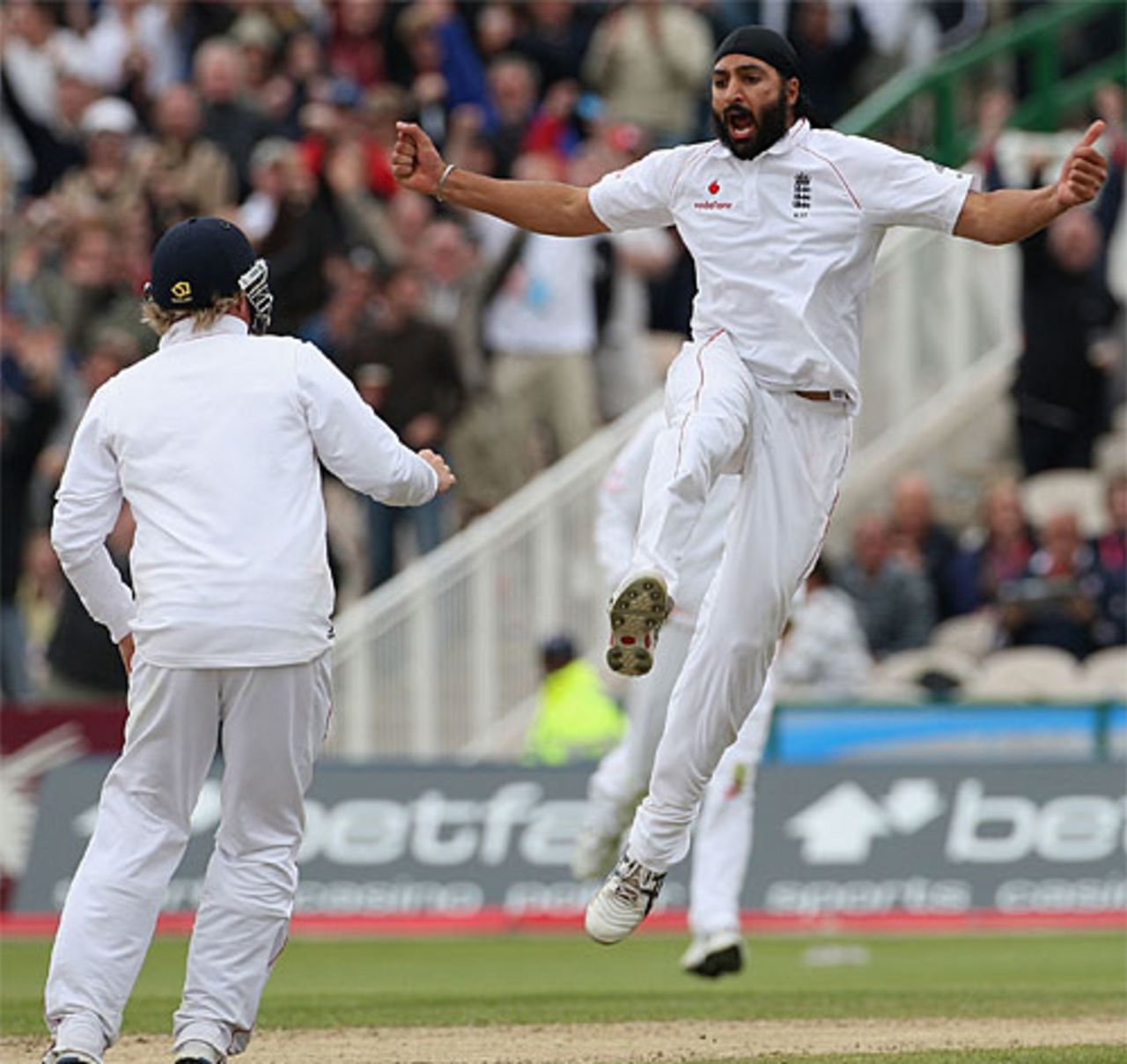 Monty Panesar celebrates one of the five wickets which took him to 100 Test wickets, England v New Zealand, 2nd Test, Old Trafford, May 25, 2008
