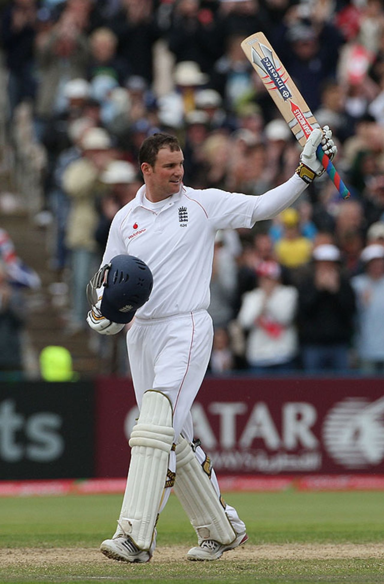 Andrew Strauss salutes the crowd after reaching his 12th Test century, England v New Zealand, 2nd Test, Old Trafford, May 25, 2008