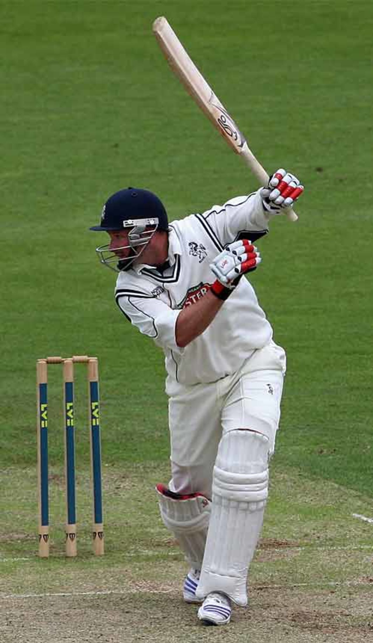 Darren Stevens took the attack to Hampshire, Hampshire v Kent, County Championship, The Rose Bowl, May 31, 2008