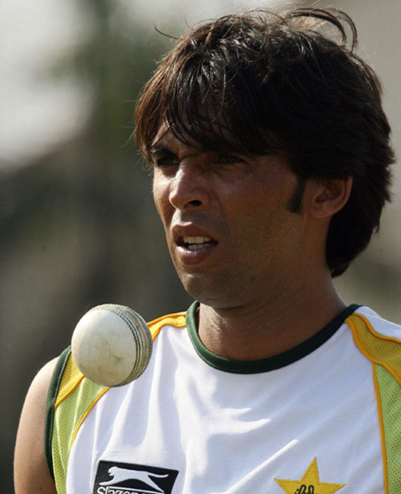 Mohammad Asif prepares to bowl, Durban, September 11, 2007