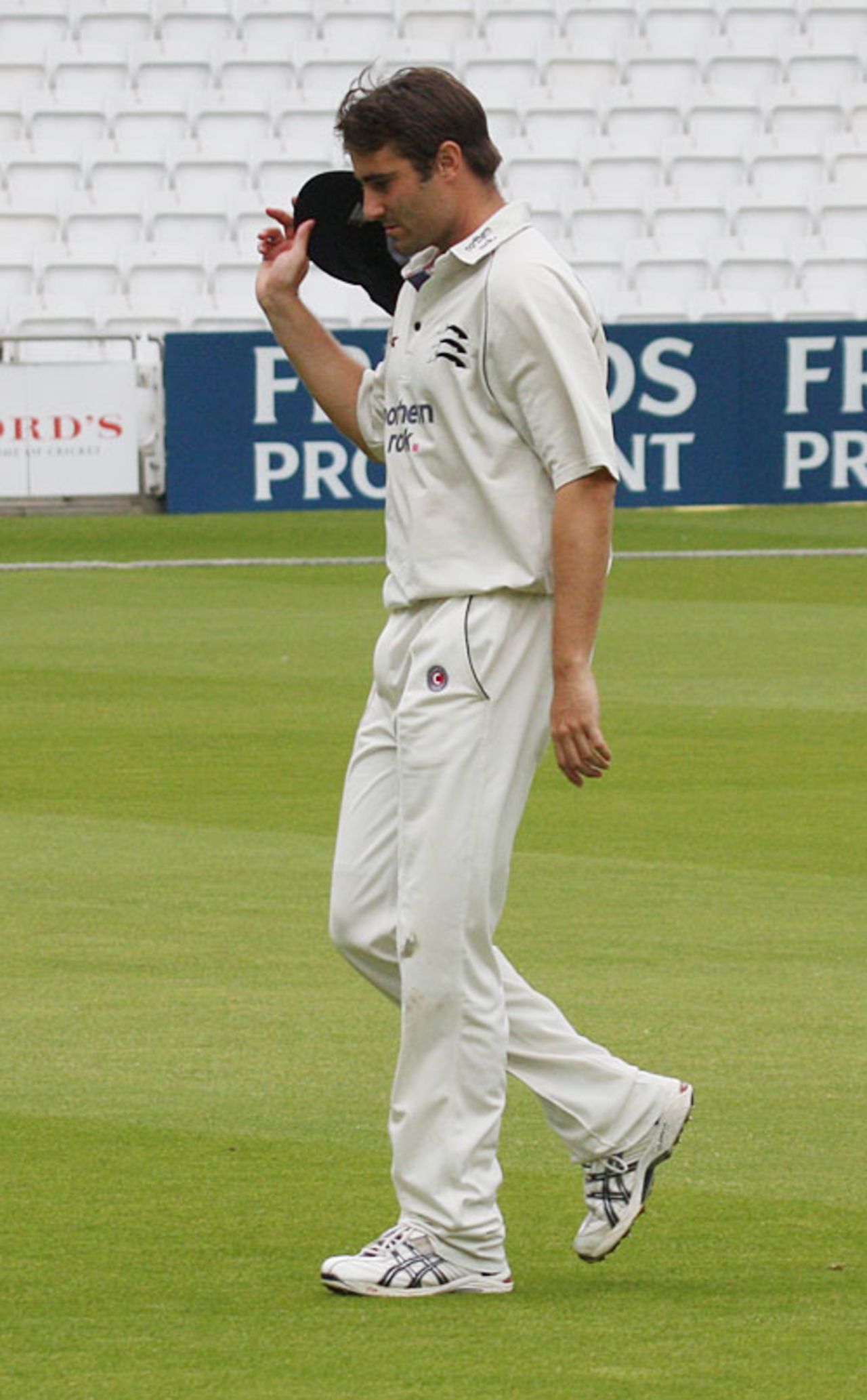 Tim Murtagh leads Middlesex off after taking 6 for 44, Middlesex v Essex, Lord's, June 6, 2008