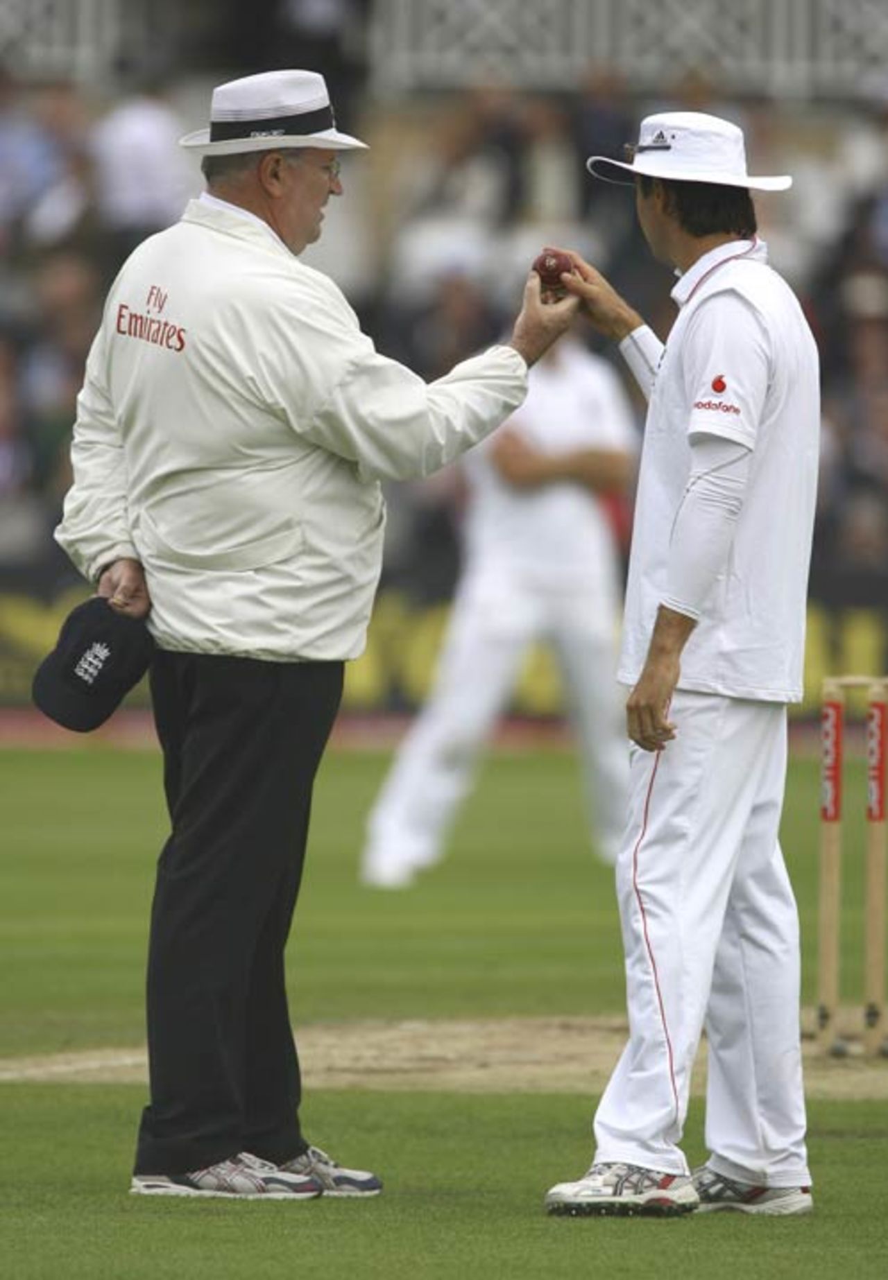 Michael Vaughan and Darrell Hair inspect the ball, England v New Zealand, 3rd Test, Trent Bridge, June 7, 2008