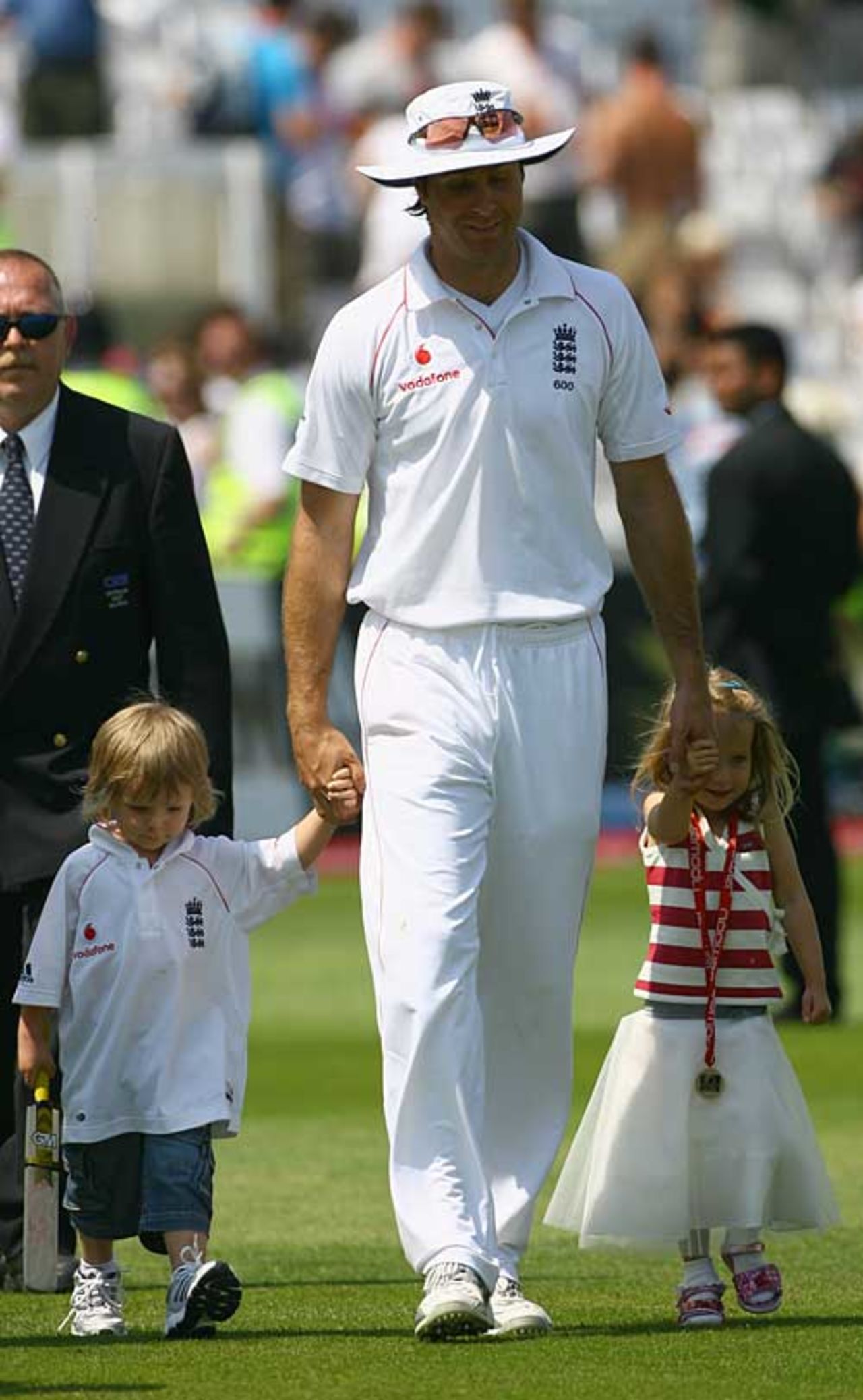 Michael Vaughan enjoys some time with his children, England v New Zealand, 3rd Test, Trent Bridge, June 8, 2008