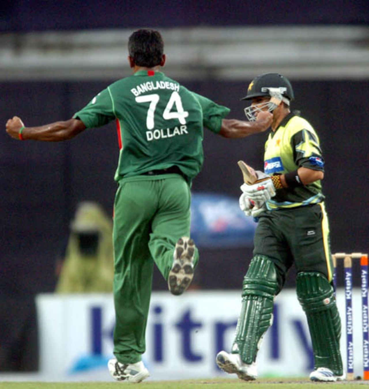 Kamran Akmal was Dolar Mahmud's first ODI victim, Bangladesh v Pakistan, Kitply Cup, Dhaka, June 8, 2008