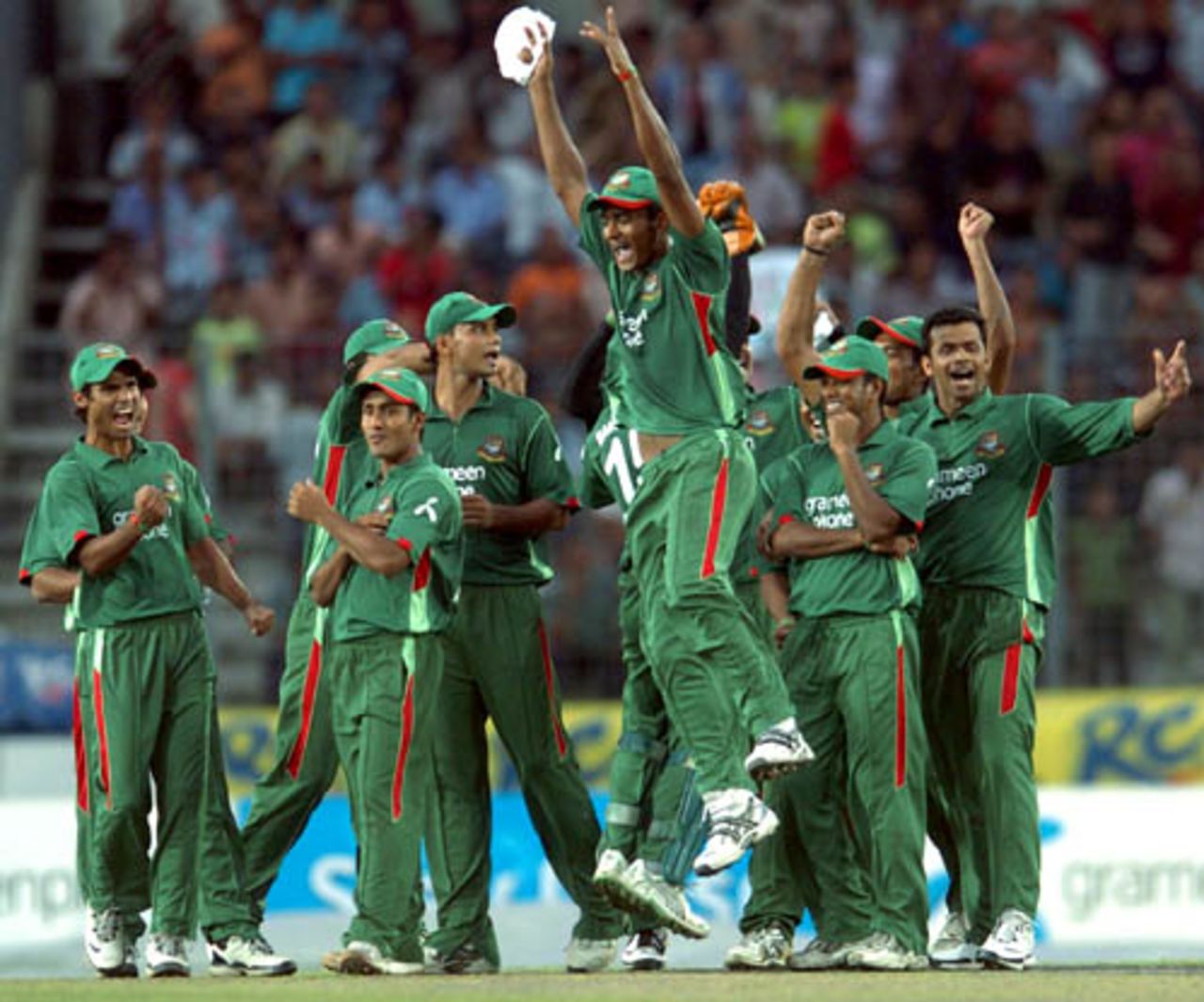 The Bangladesh players celebrate after Younis Khan is given out by the third umpire, Bangladesh v Pakistan, Kitply Cup, Dhaka, June 8, 2008