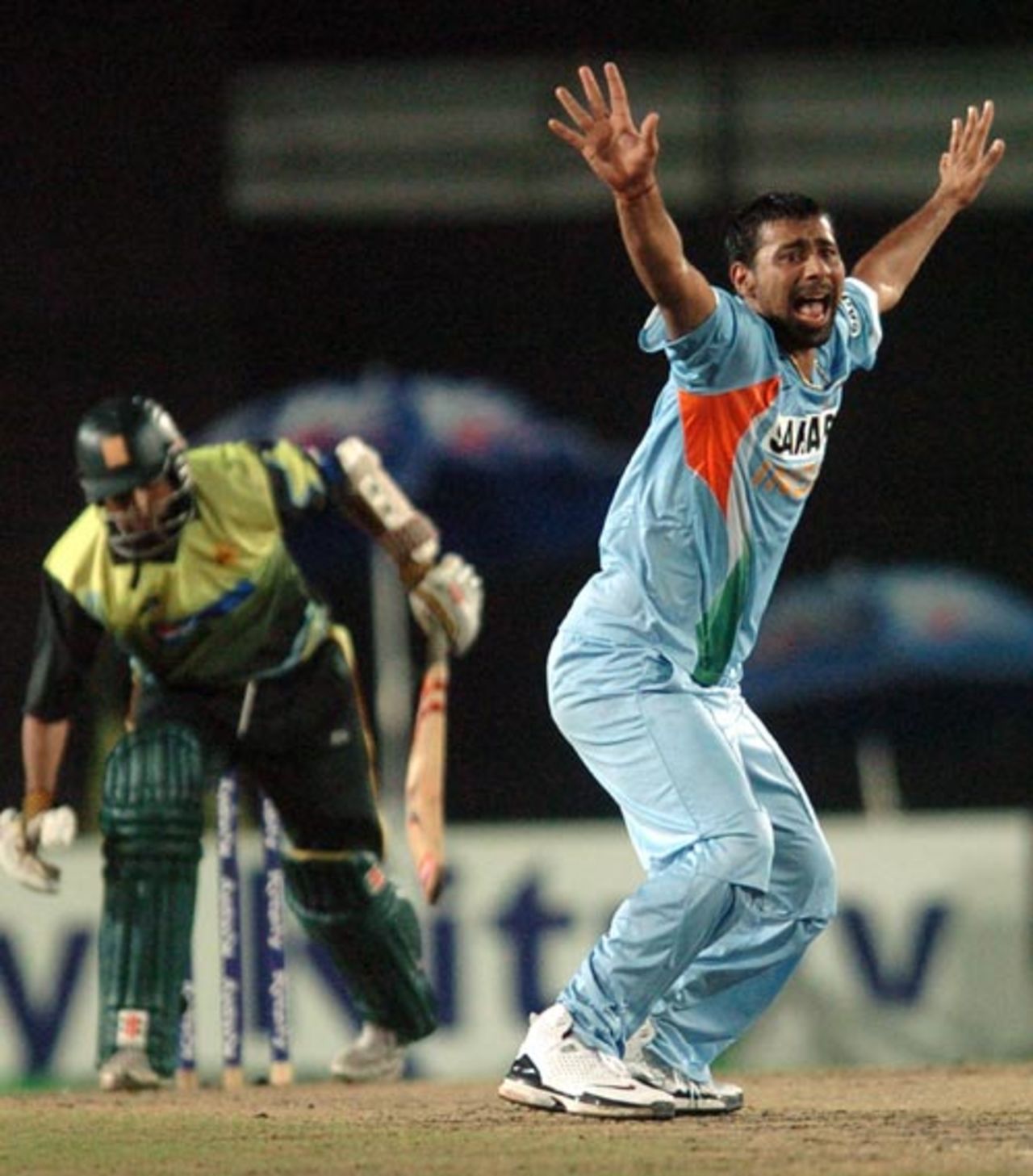 Praveen Kumar makes a strident leg-before appeal against Mohammad Yousuf, India v Pakistan, Kitply Cup, Mirpur, June 10, 2008 