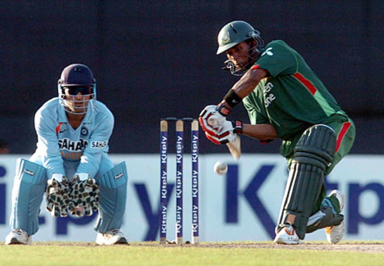 Raqibul Hasan looks to drive through the covers, Bangladesh v India, 3rd ODI, Kitply Cup, Mirpur, June 12, 2008