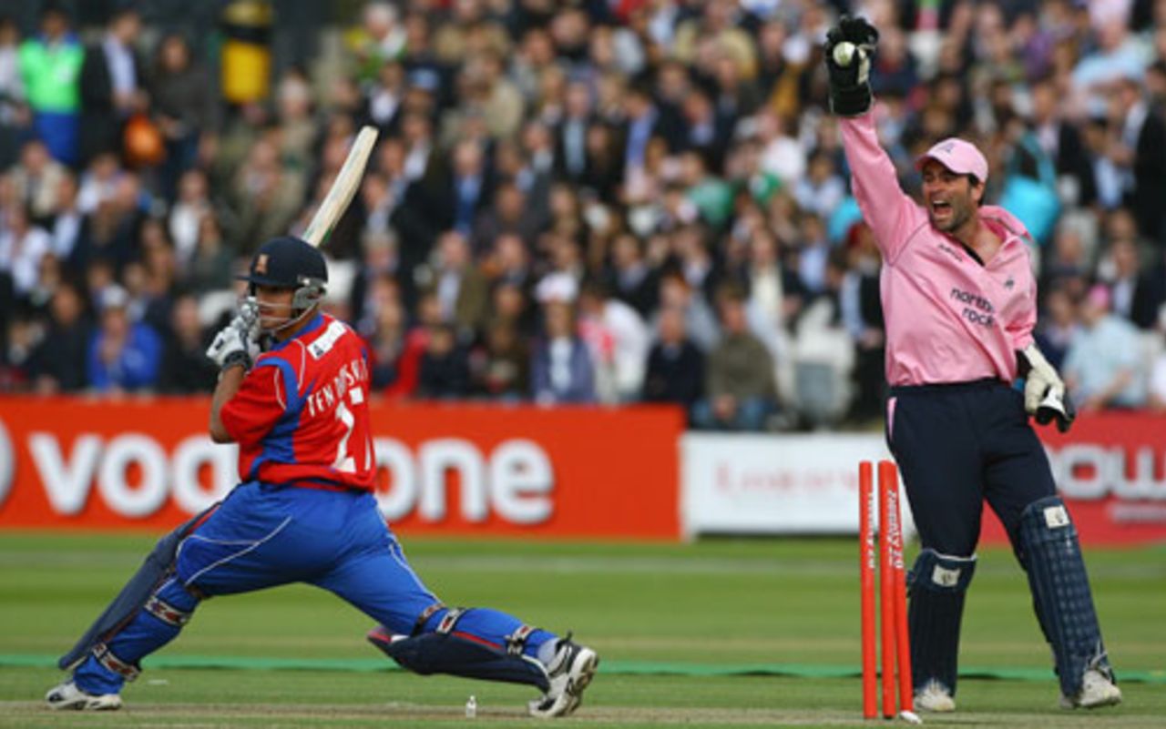 Ben Scott appeals unsuccessfully for a stumping against Ryan ten Doeschate, Middlesex v Essex, Twenty20 Cup, Lord's, June 12, 2008