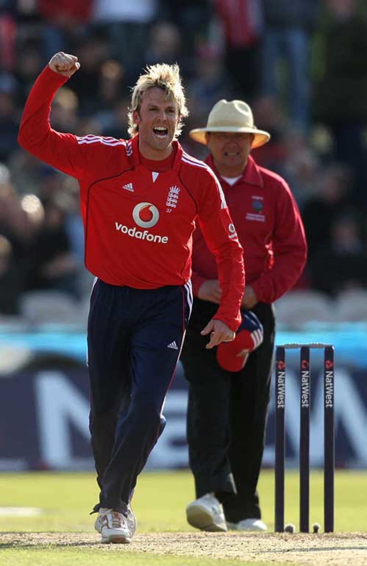 Graeme Swann picked up two wickets in a superb spell, England v New Zealand, Twenty20 international, Old Trafford, June 13, 2008