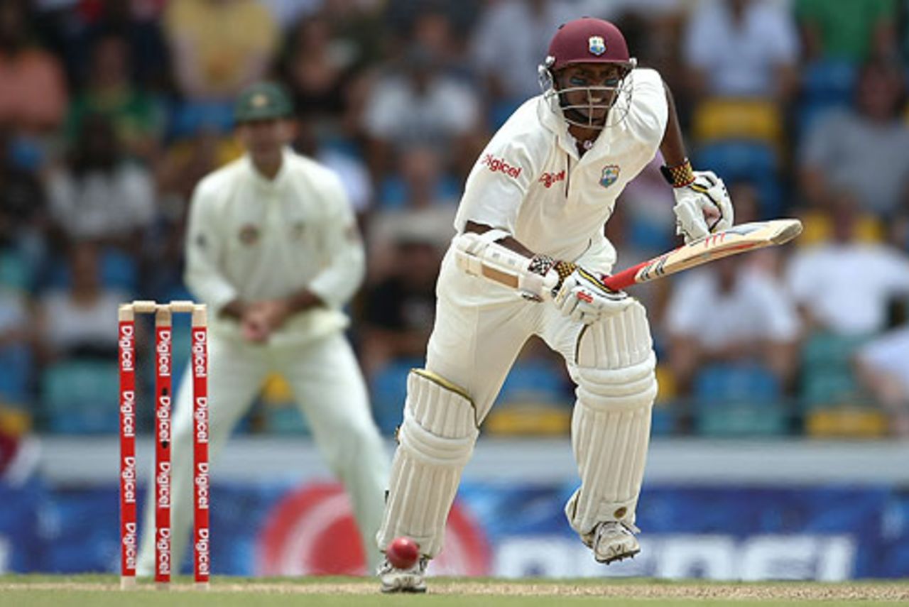 Shivnarine Chanderpaul scampers one during his unbeaten 79, West Indies v Australia, 3rd Test, Barbados, 2nd day, June 13, 2008