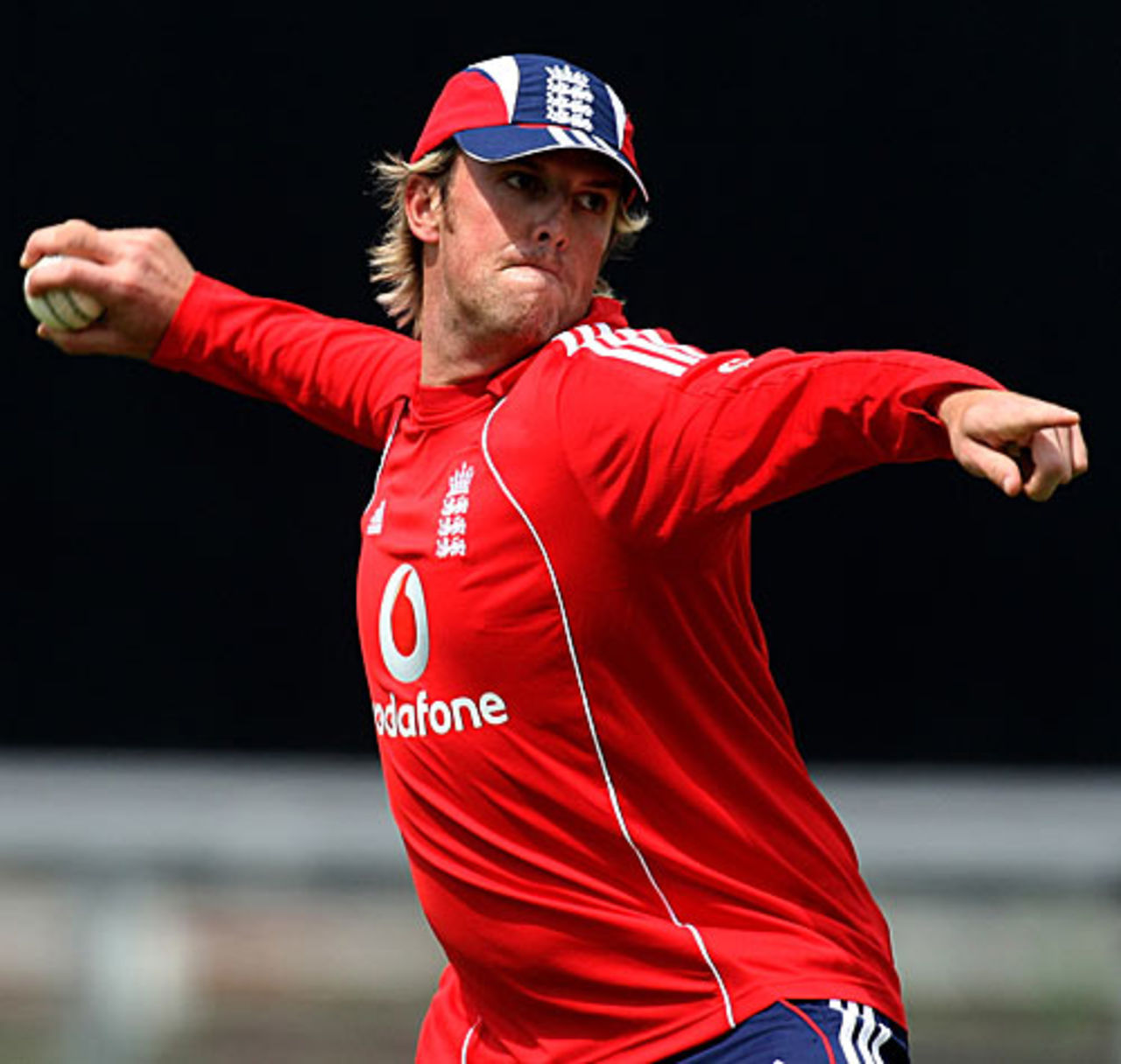 Graeme Swann lines up a throw during a fielding session ahead of England's first one-dayer against New Zealand, Chester-le-Street, June 14, 2008