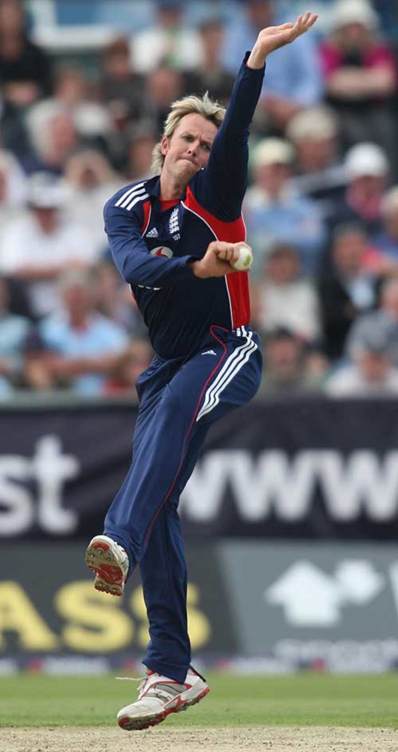 Graeme Swann claimed two wickets in a useful spell, England v New Zealand, 1st ODI, Chester-le-Street, June 15, 2008