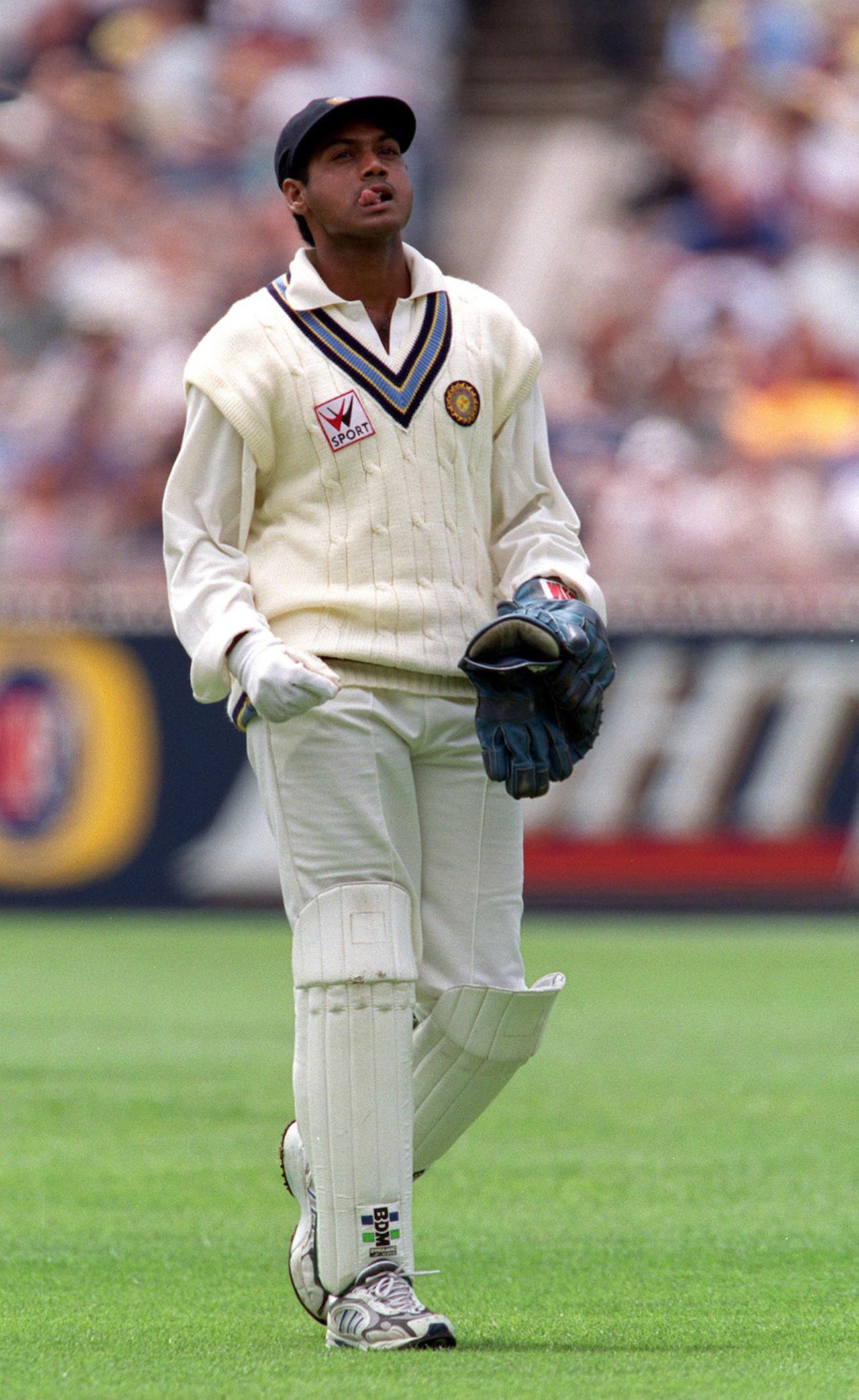 MSK Prasad contemplates a misfield, Australia v India, 2nd Test, MCG, 1st day, December 26, 1999