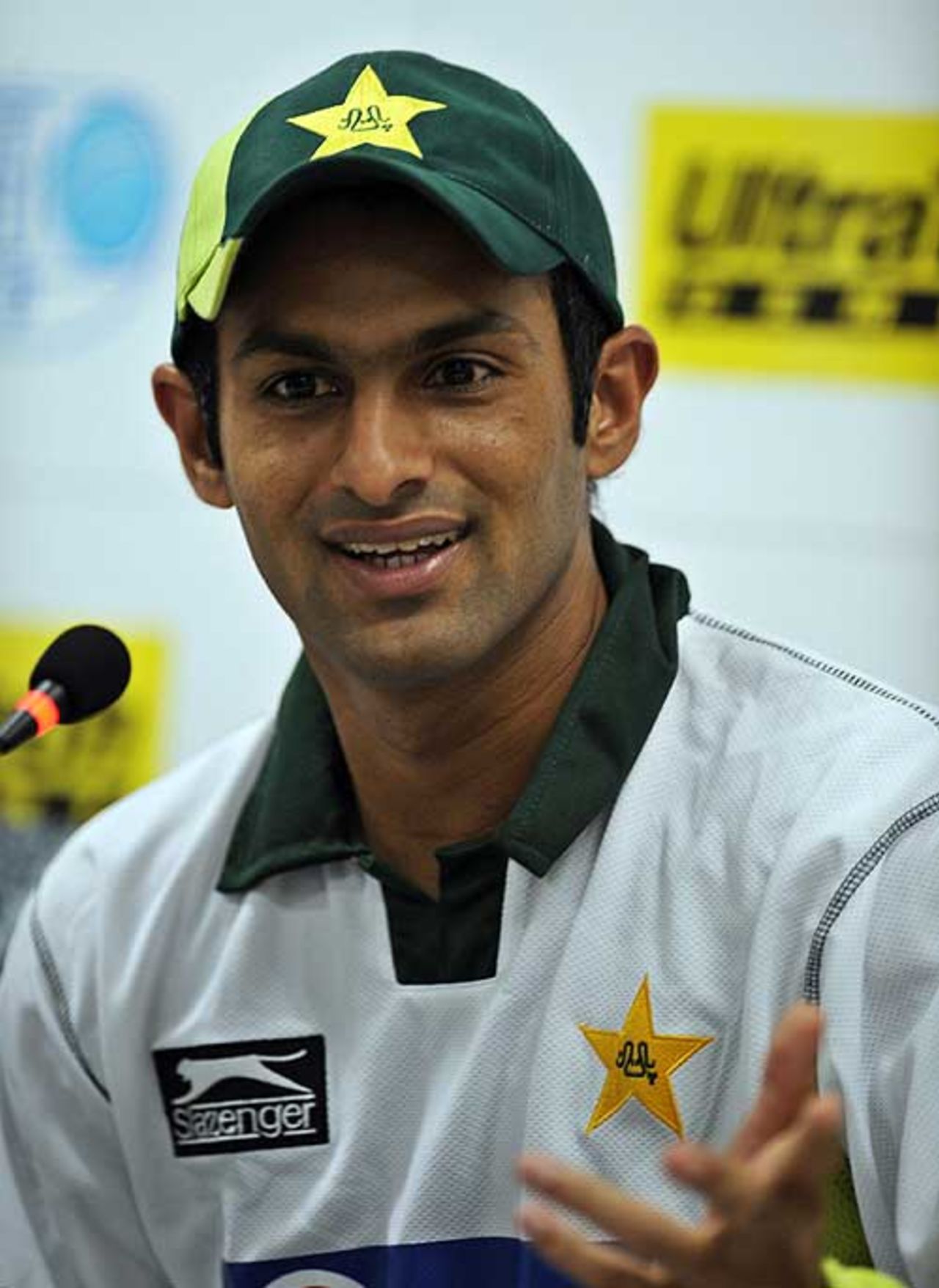 Shoaib Malik makes a point to the media, Karachi, June 22, 2008