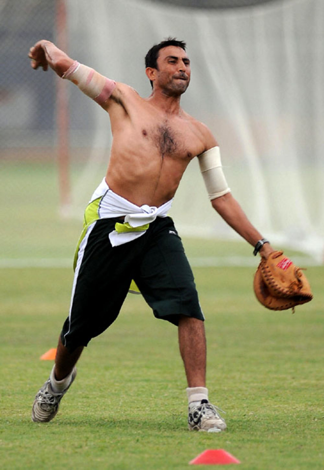 Younis Khan throws the ball during a practice session at the National Stadium, Karachi, June 22, 2008