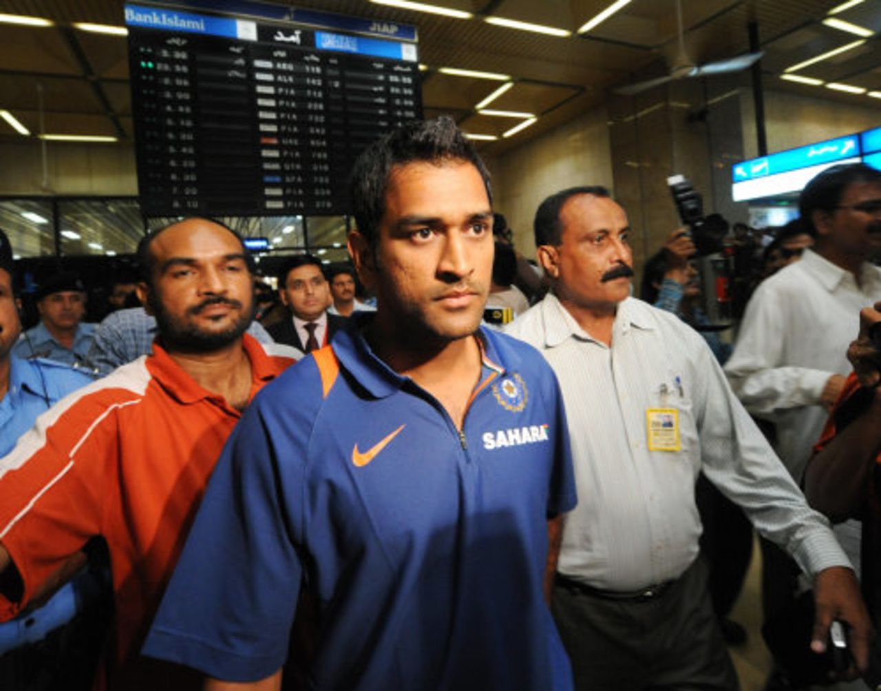 Mahendra Singh Dhoni at the Karachi airport, June 22, 2008