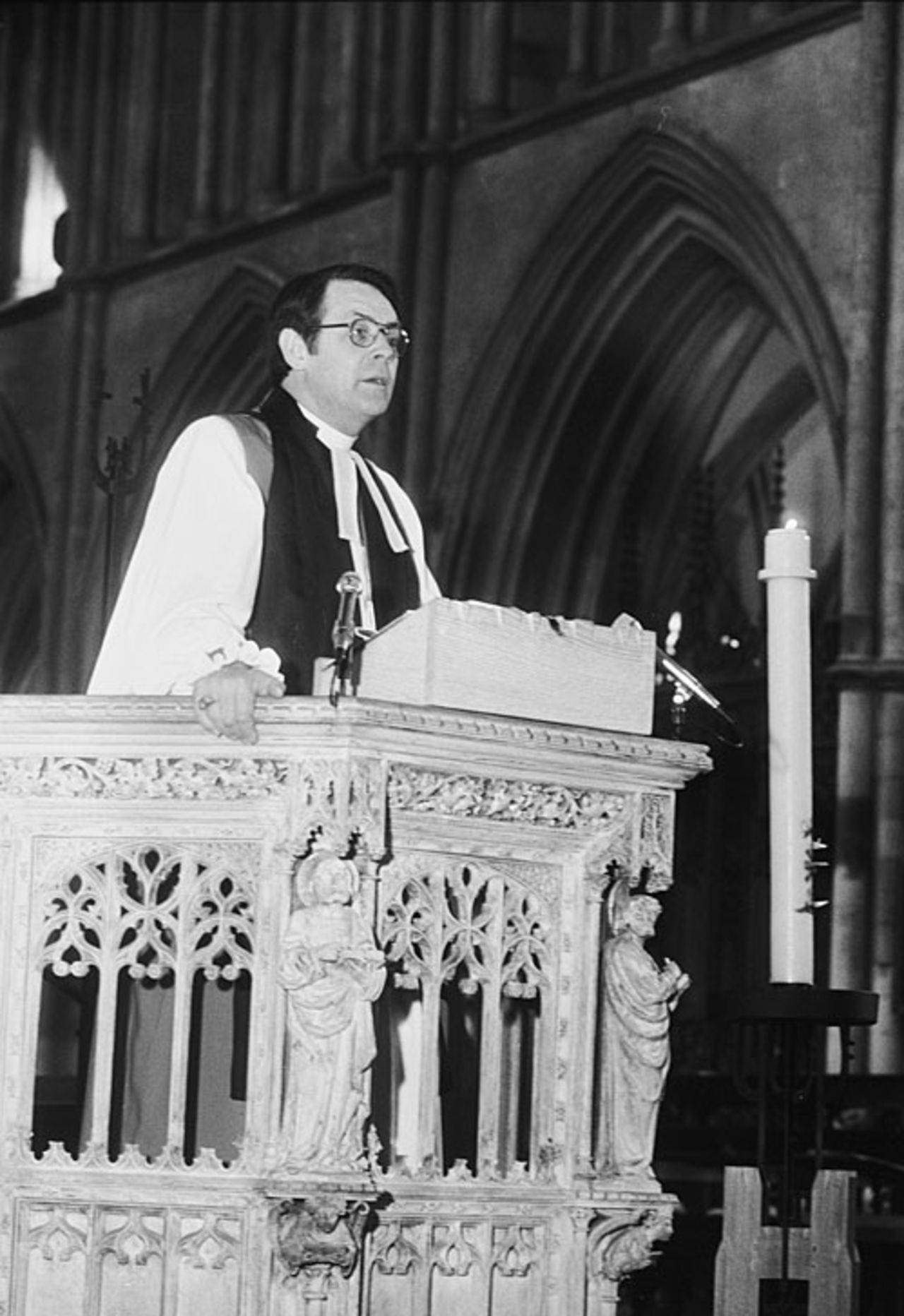 Reverend David Sheppard addresses Ken Barrington's memorial service, April 28, 1981