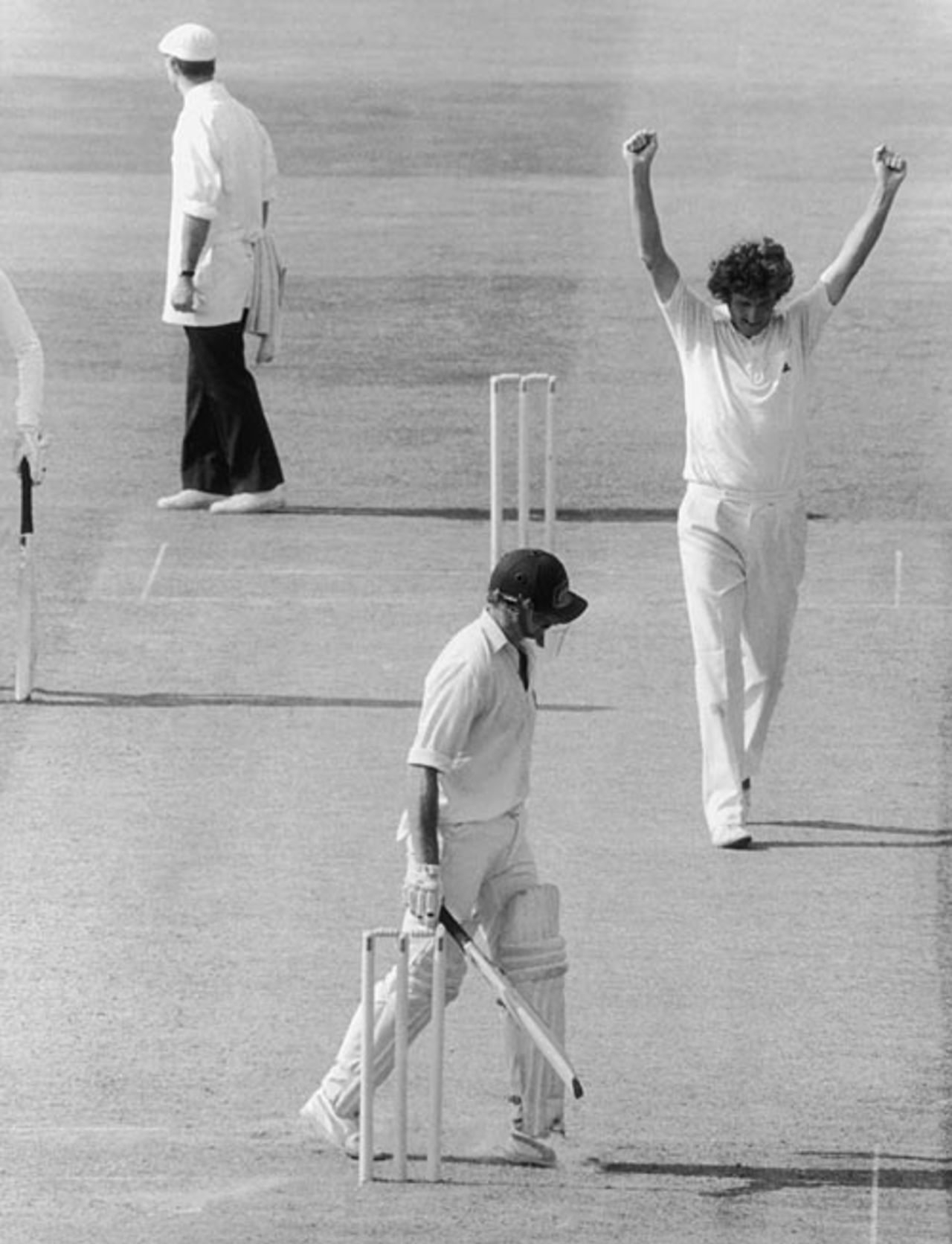 Bob Willis celebrates after Graham Yallop is caught by Ian Botham, England v Australia, 6th Test, The Oval, August, 1981
