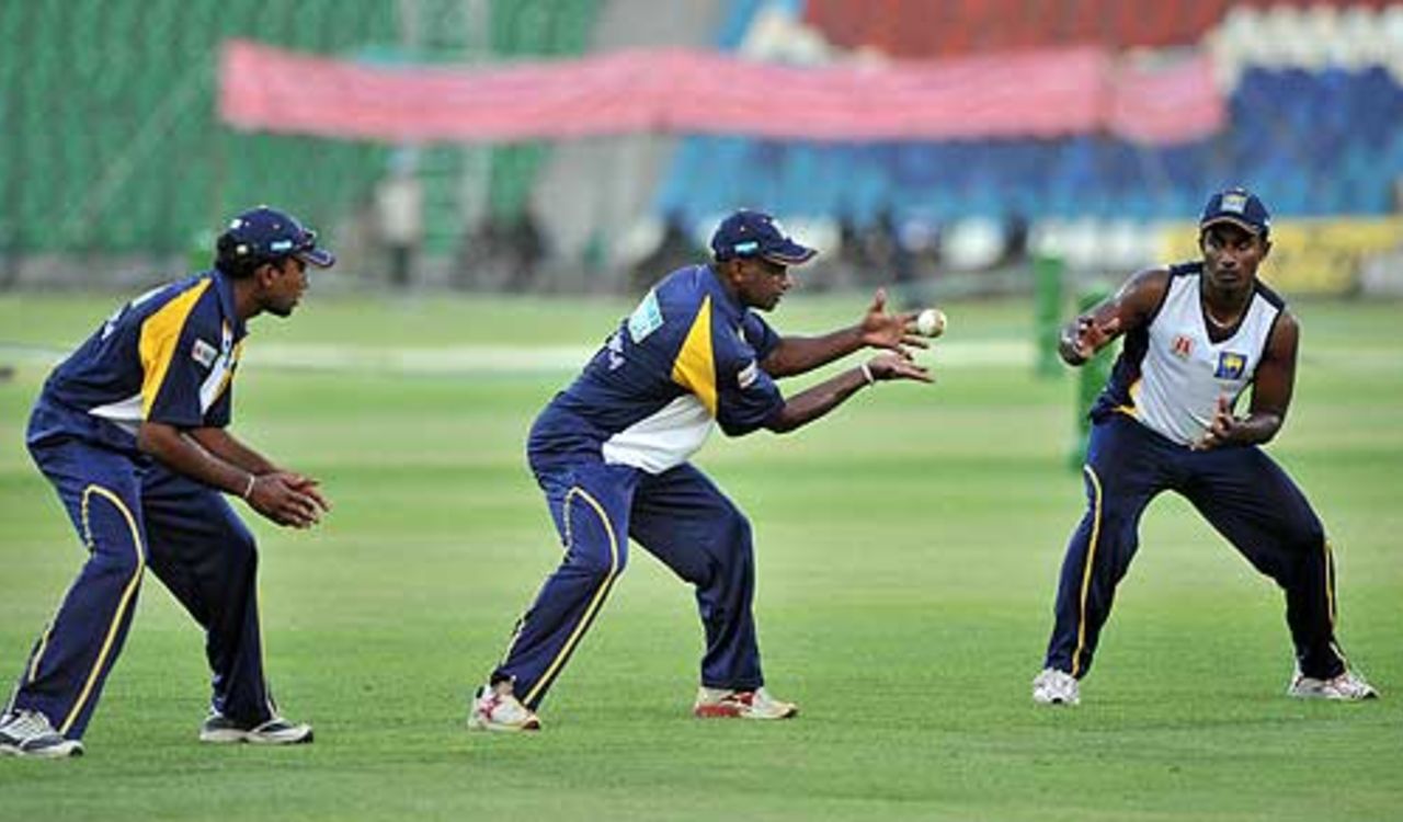 Sanath Jayasuriya shapes to take a catch, Lahore, June 23, 2008