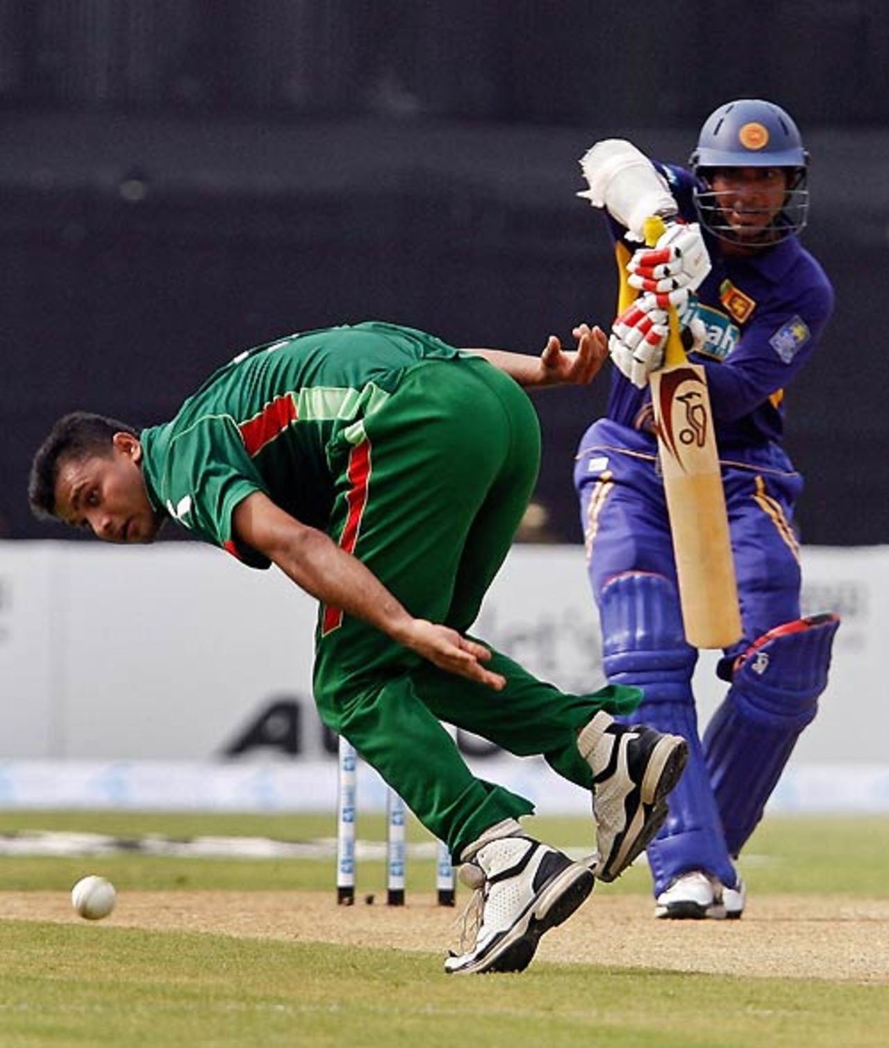 Kumar Sangakkara plays a punchy on drive off Mashrafe Mortaza, Bangladesh v Sri Lanka, Group A, Asia Cup, Lahore, June 25, 2008
