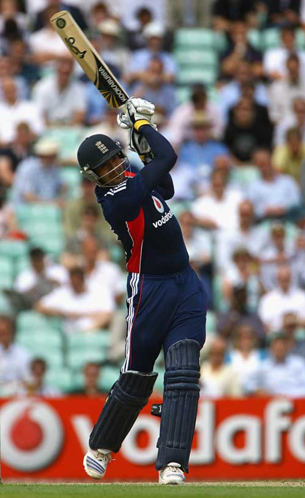 Owais Shah cracks a boundary down the ground, England v New Zealand, 4th ODI, The Oval, June 25, 2008