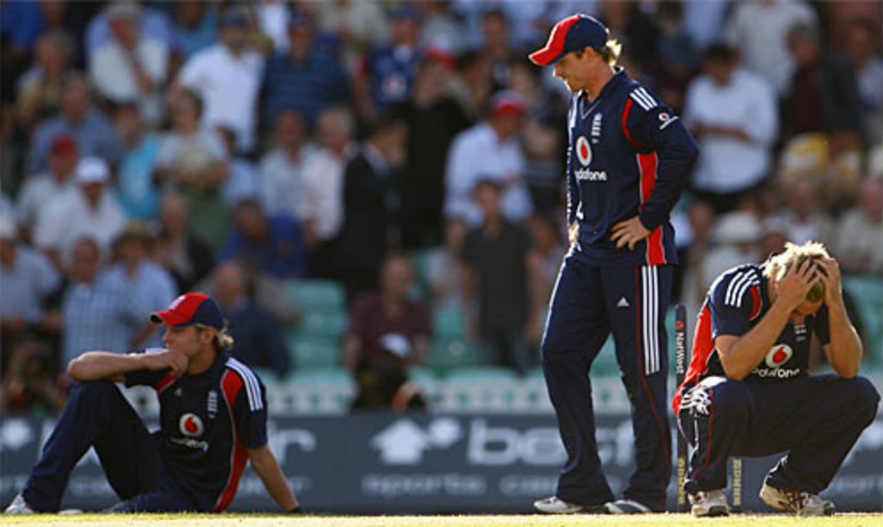England can't believe they've (over)thrown it all away , England v New Zealand, 4th ODI, The Oval, June 25, 2008
