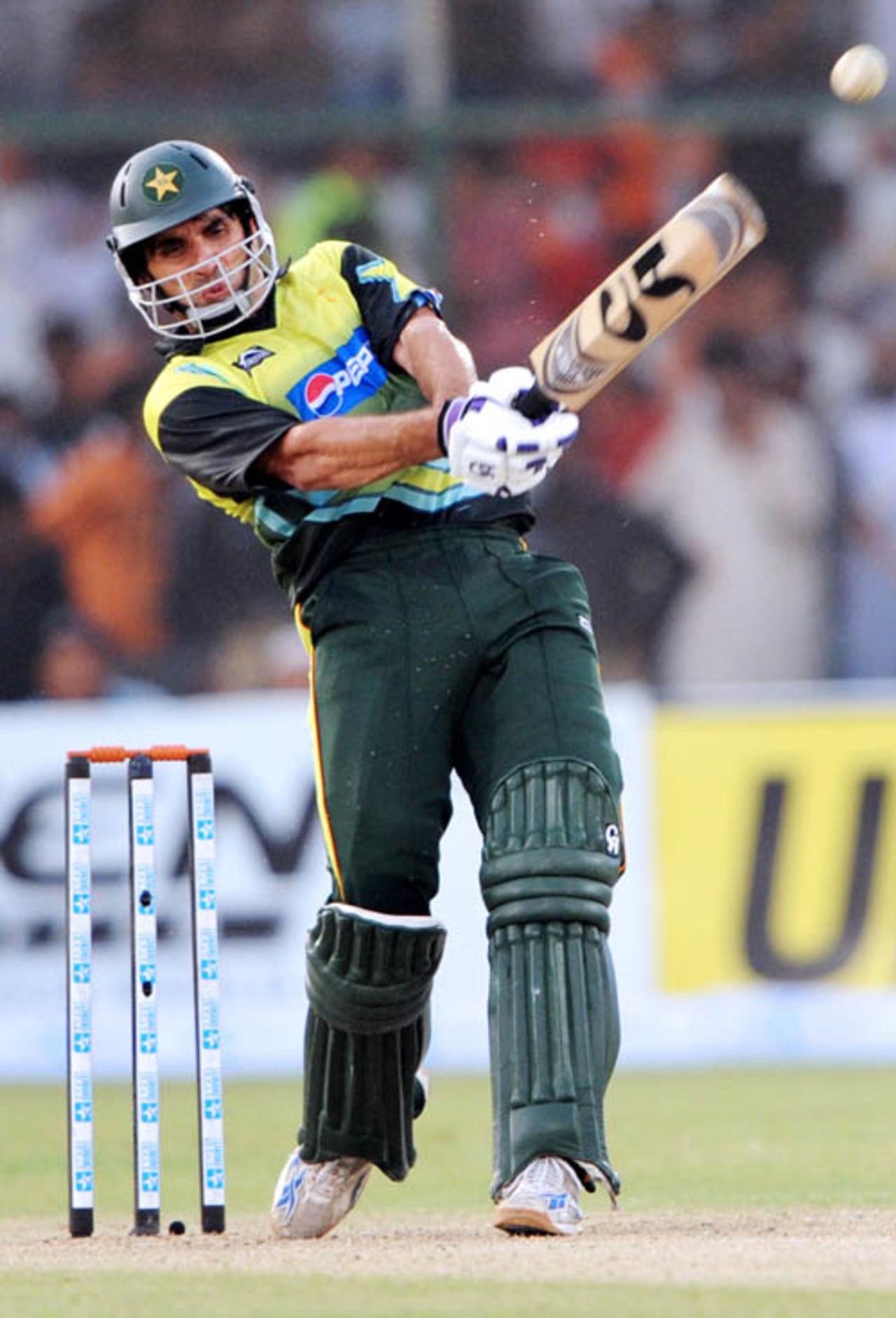 Misbah-ul-Haq tries to clear the leg-side boundary, Pakistan v India, Group B, Asia Cup, Karachi, June 26, 2008