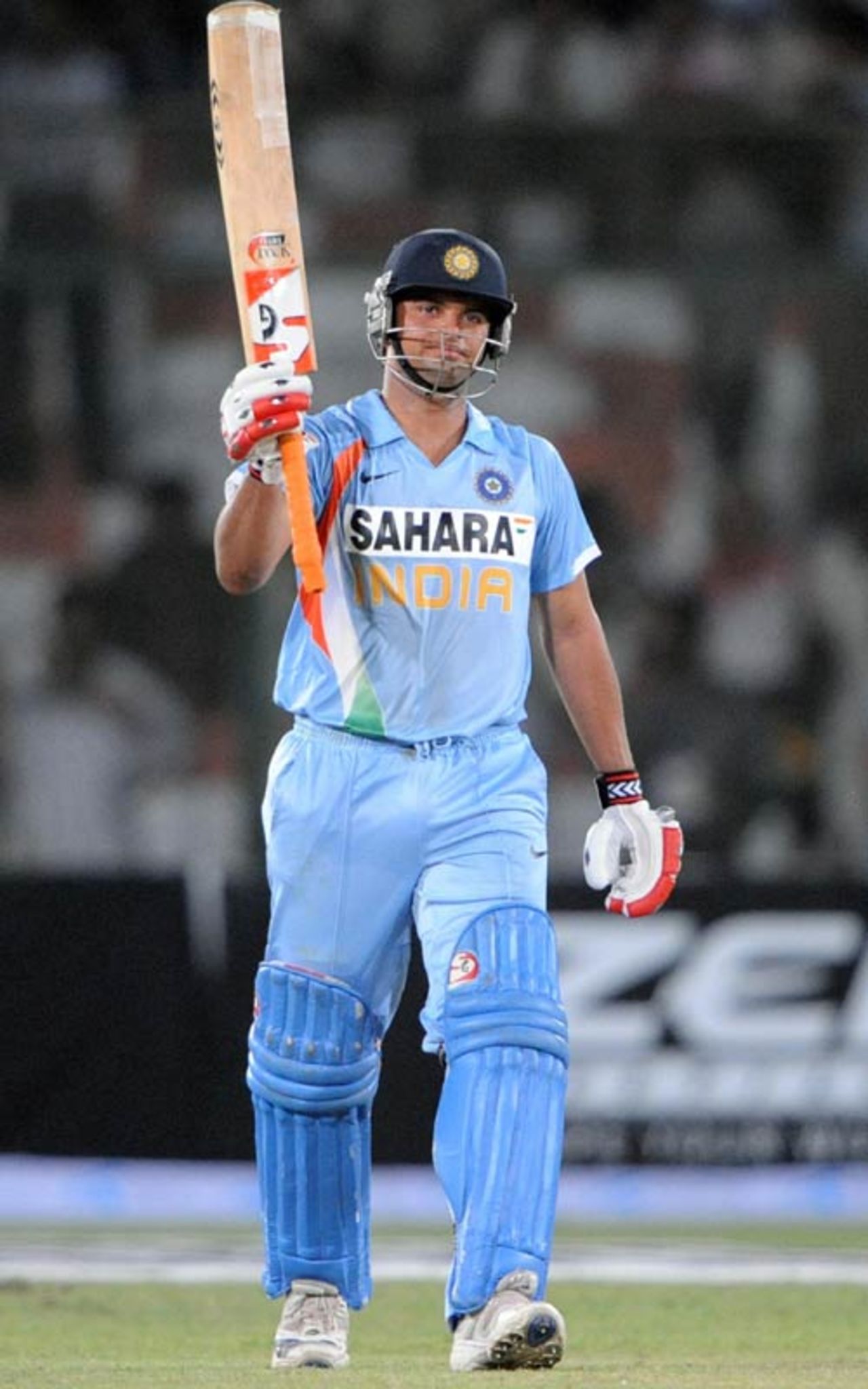 Suresh Raina acknowledges the cheers after reaching his fifty, Pakistan v India, Group B, Asia Cup, Karachi, June 26, 2008