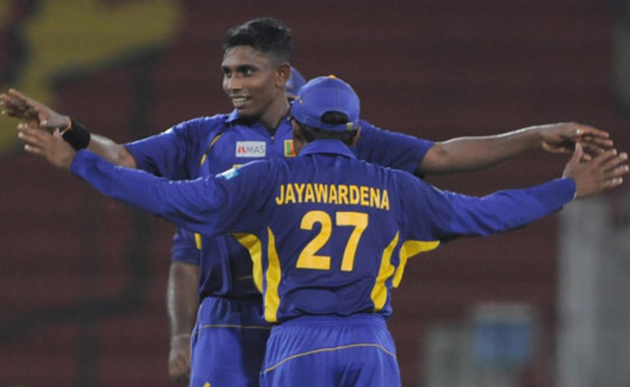 Thilan Thushara  is congratulated by his captain Mahela Jayawardene, Sri Lanka v UAE, Group A, Asia Cup, Lahore, June 26, 2008
