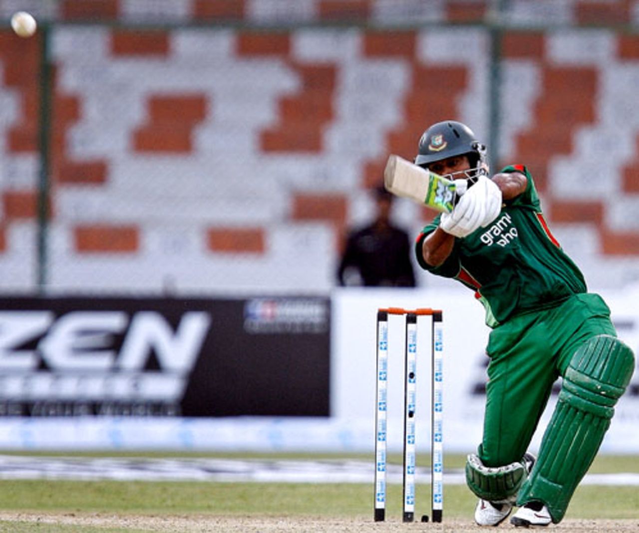 Alok Kapali launches the ball over the off side, Bangladesh v India, Super Four, Asia Cup, Karachi, June 28, 2008 
