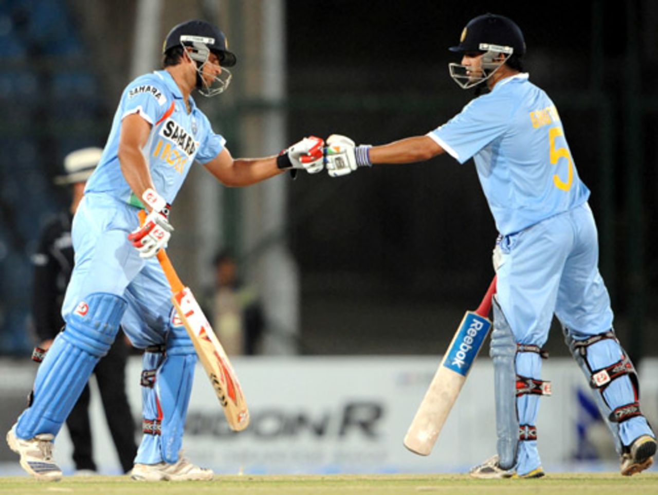 Suresh Raina and Gautam Gambhir put on 139 runs for the second wicket, Bangladesh v India, Super Four, Asia Cup, Karachi, June 28, 2008